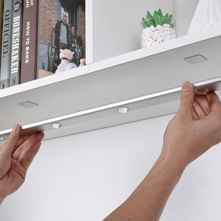 GlowMotion – LED motion sensor cabinet light USB rechargeable
