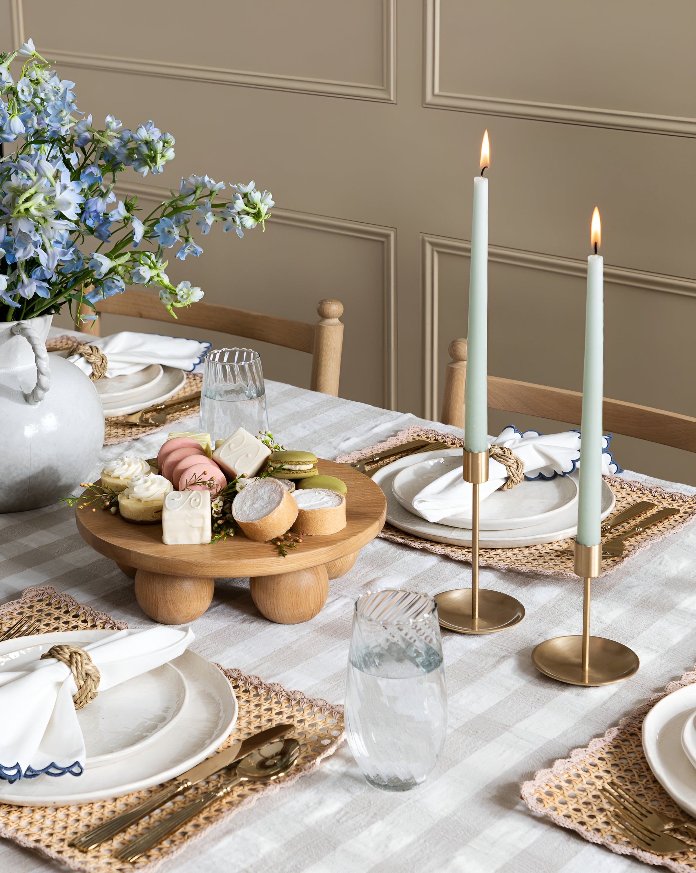 GoldenFlare – Elegant Brass Taper Candle Holder for Modern and Classic Interiors