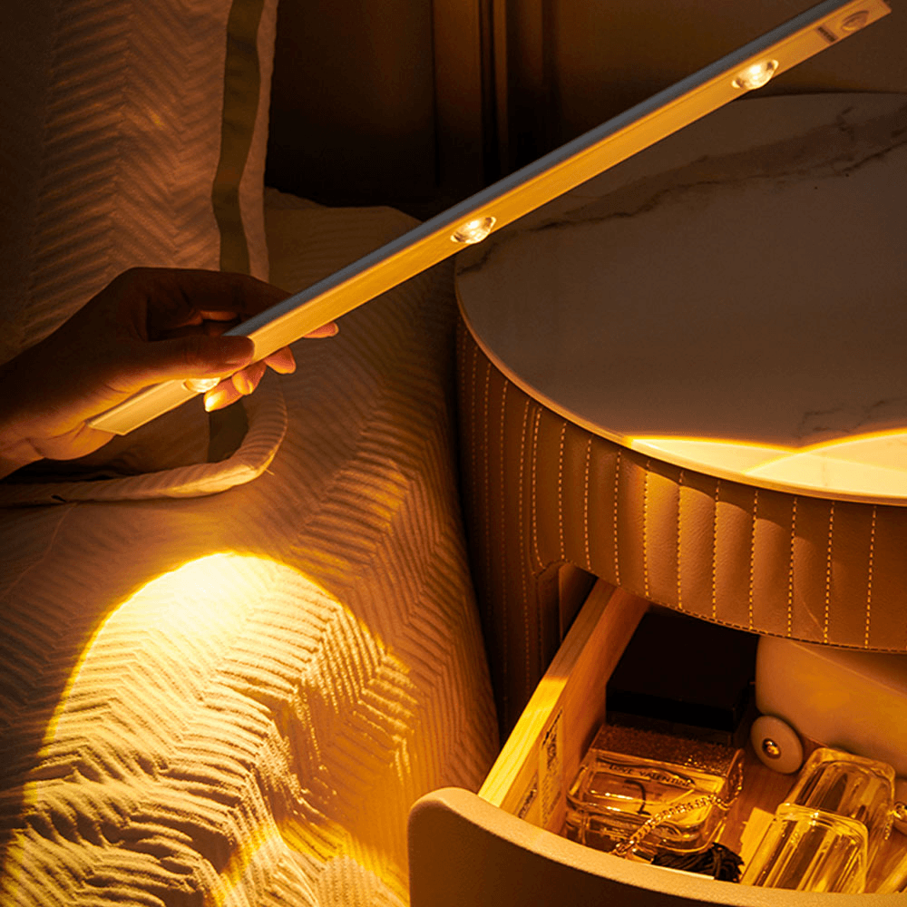 GlowMotion – LED motion sensor cabinet light USB rechargeable
