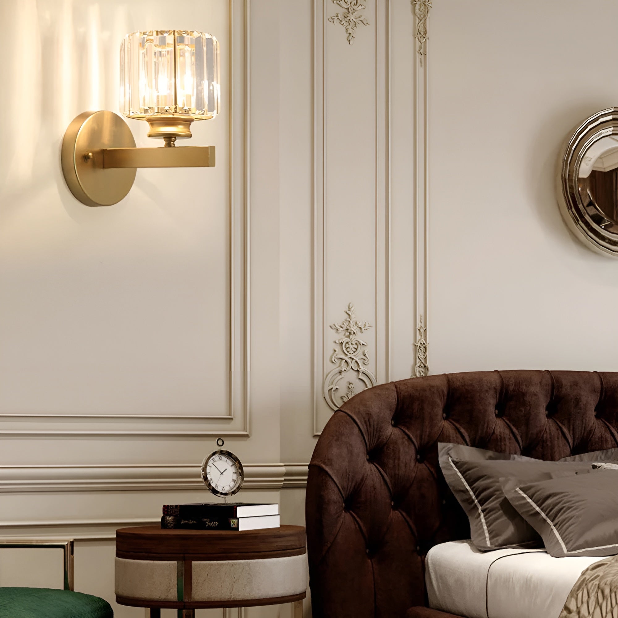 CrystalAura – Luxury Wall Light with Elegant Round and Square Crystal Design