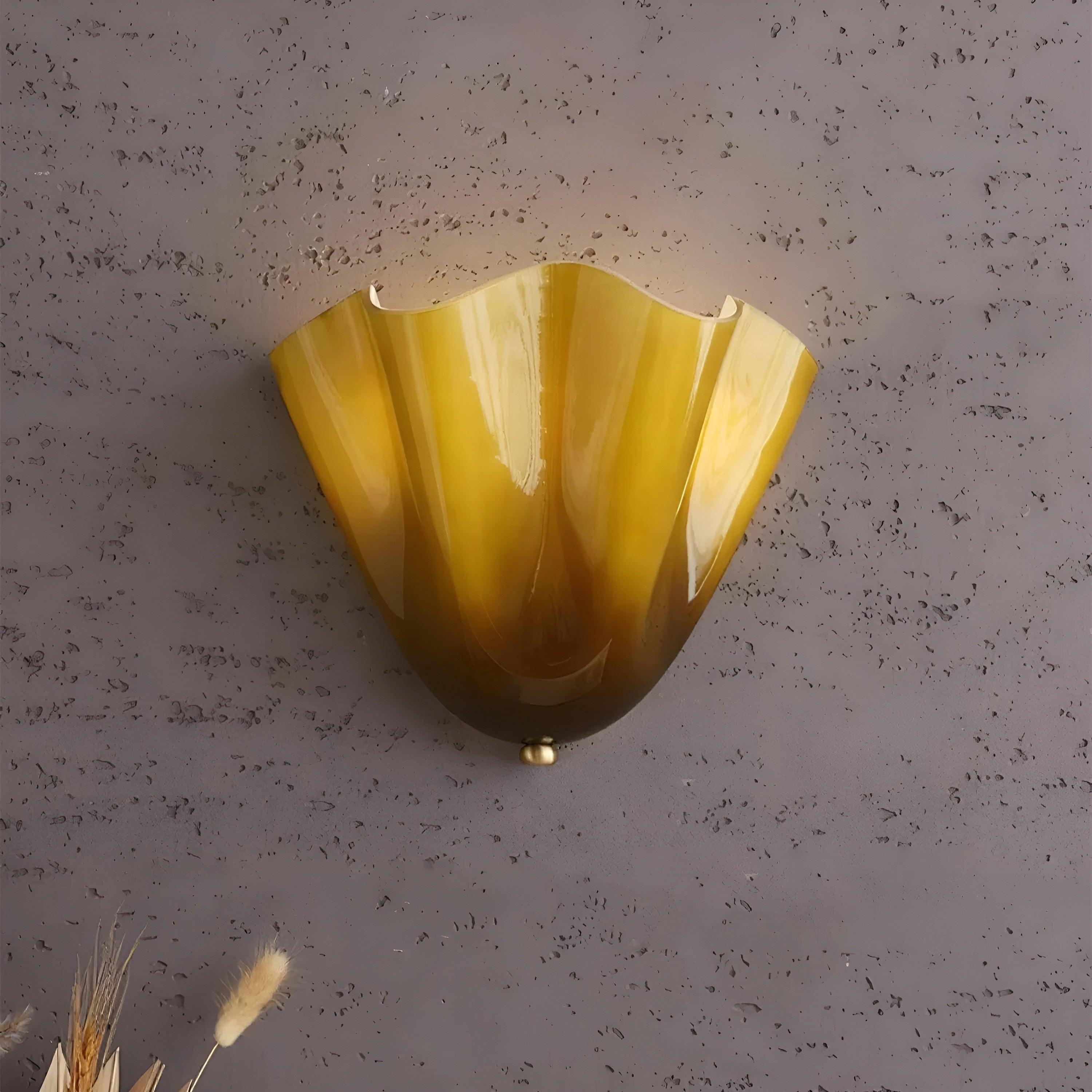 VitraLume – Retro Stained Glass Wall Sconce with Warm LED Light