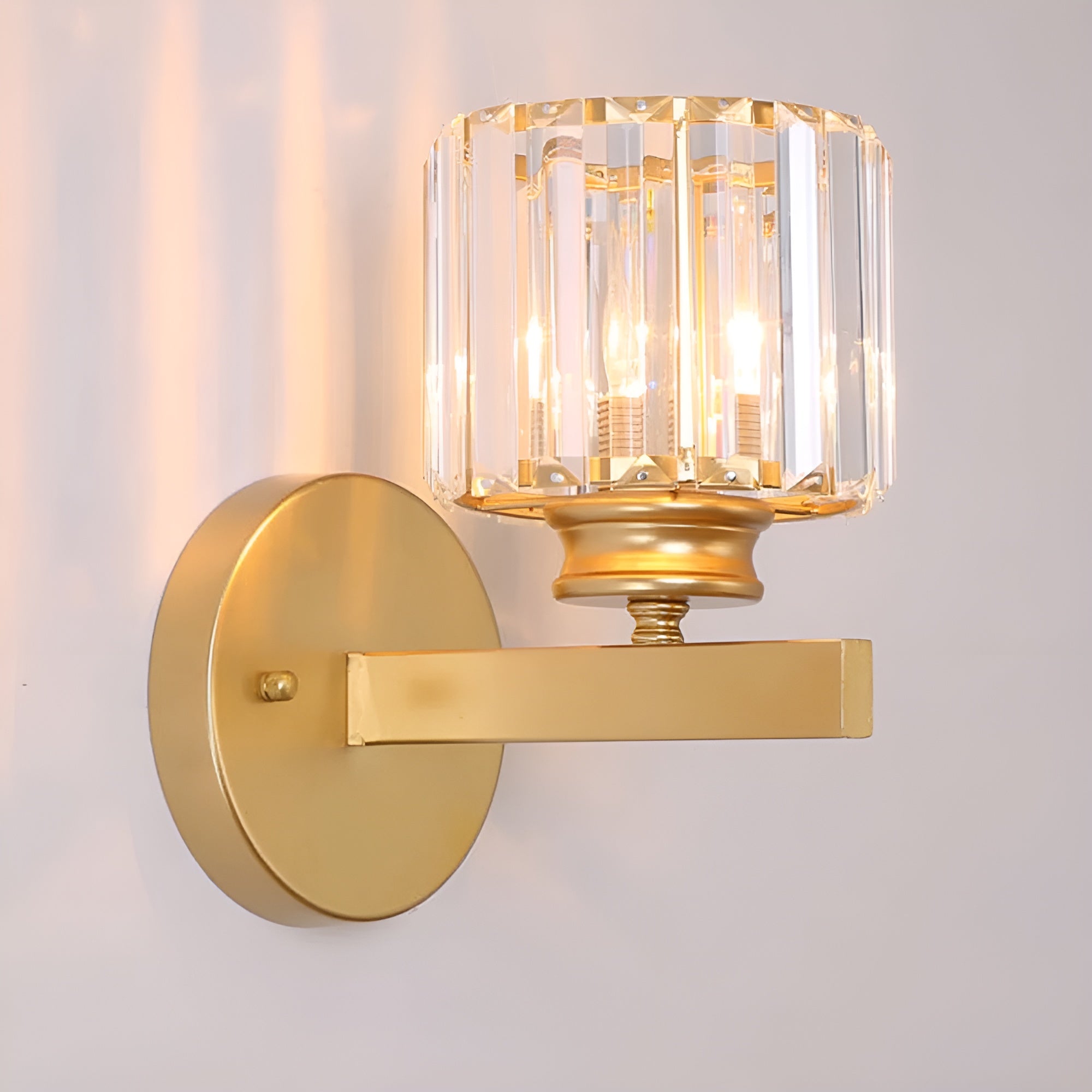 CrystalAura – Luxury Wall Light with Elegant Round and Square Crystal Design
