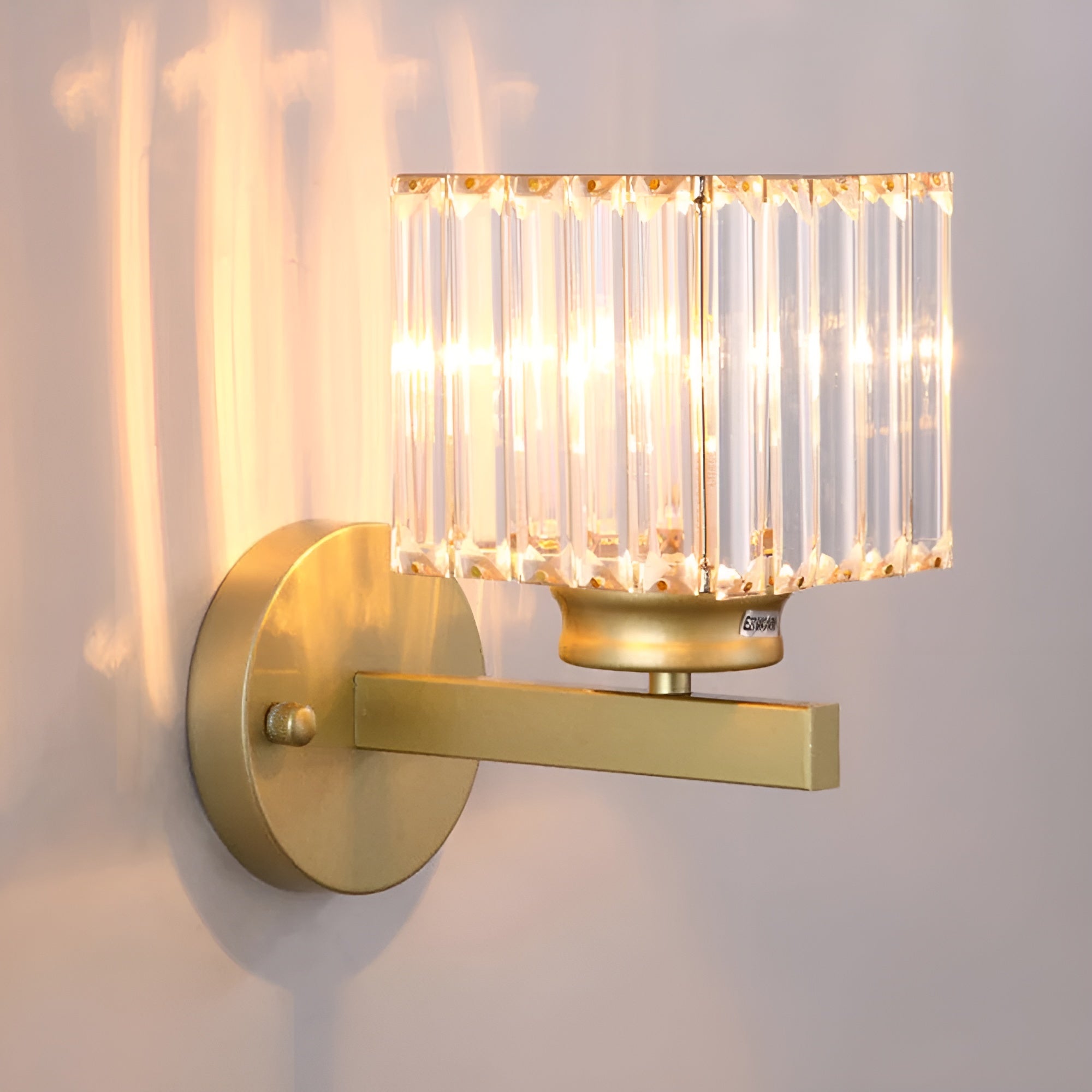 CrystalAura – Luxury Wall Light with Elegant Round and Square Crystal Design