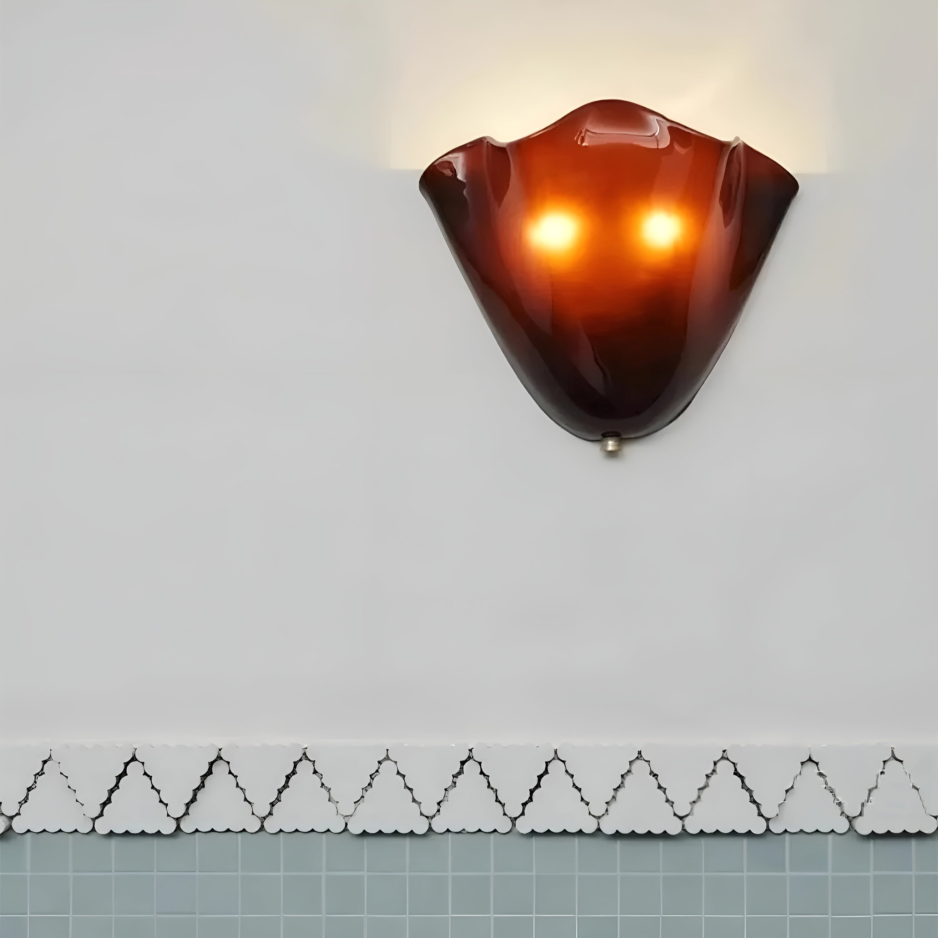 VitraLume – Retro Stained Glass Wall Sconce with Warm LED Light