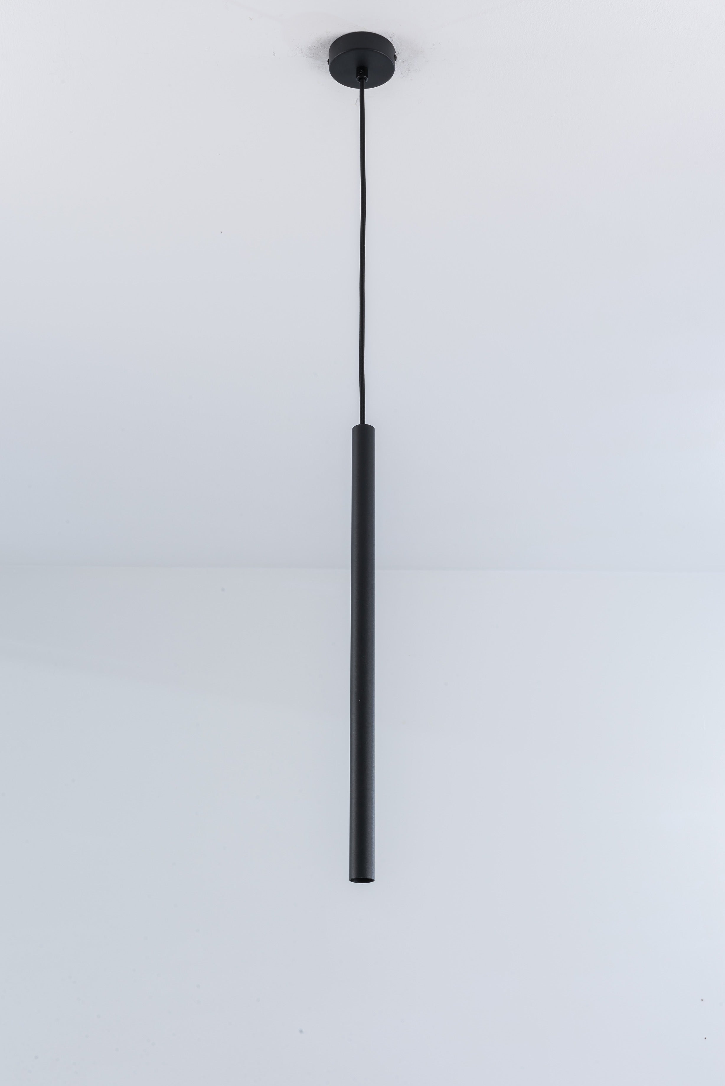 Lumeva – Argentia Single Tube Pendant Light Matte Black Modern Ceiling Lamp