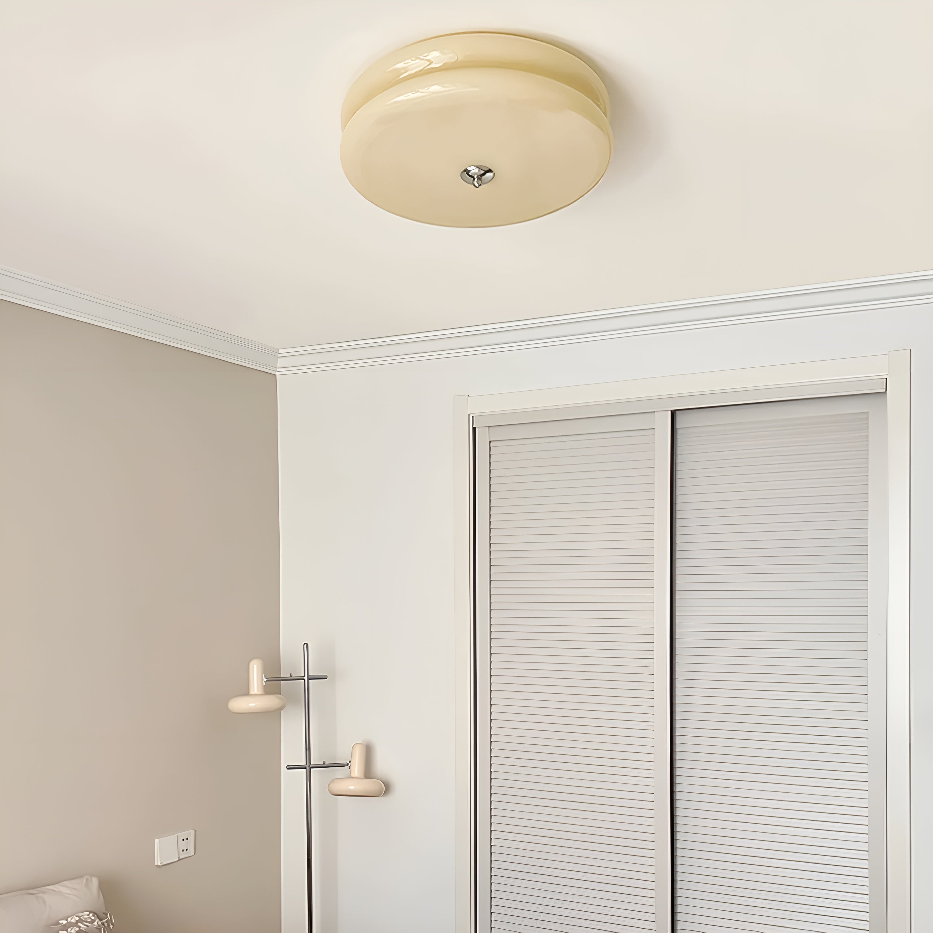 Decolume – Art Deco Vintage Ceiling Light with Elegant LED Flush Mount