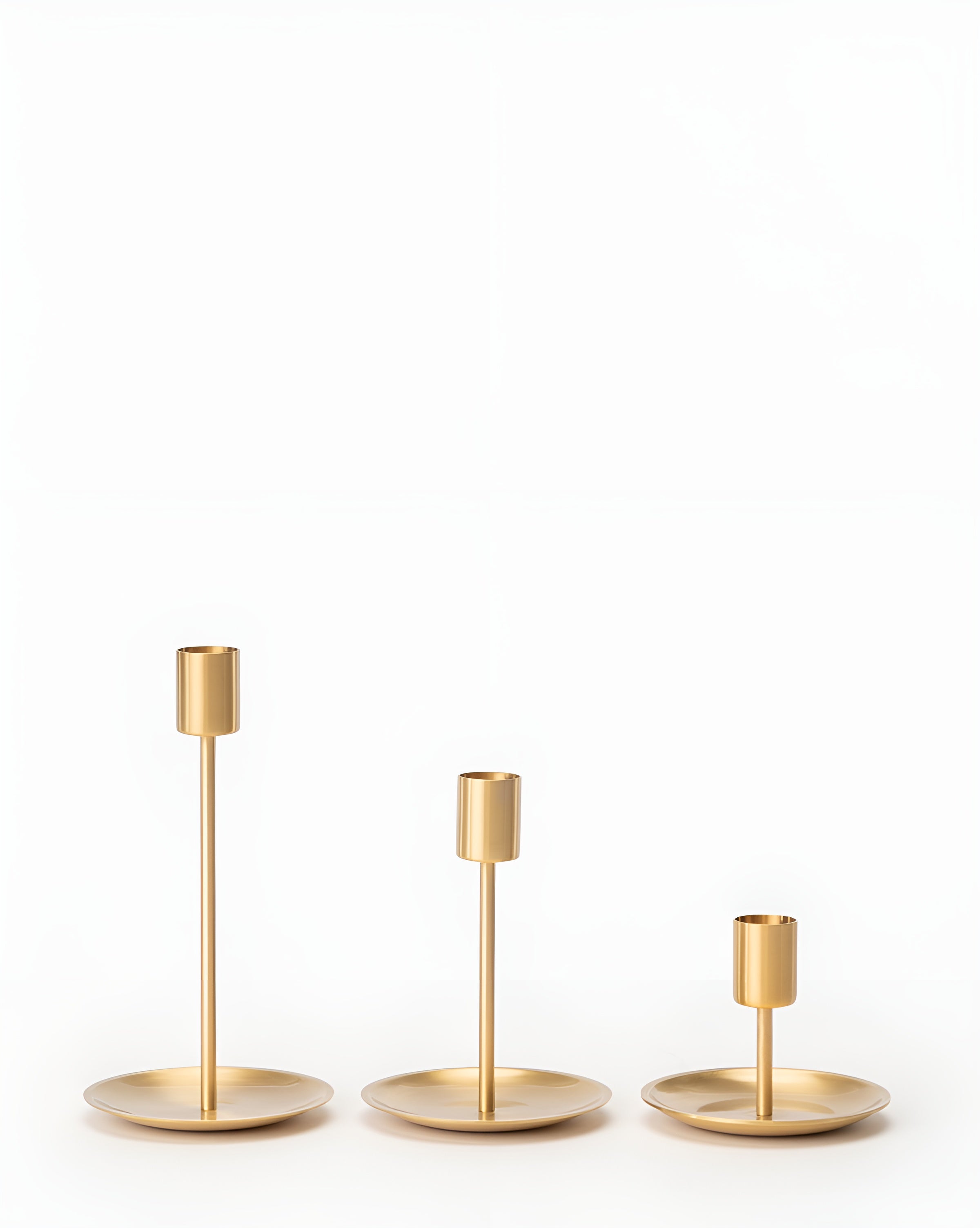 GoldenFlare – Elegant Brass Taper Candle Holder for Modern and Classic Interiors