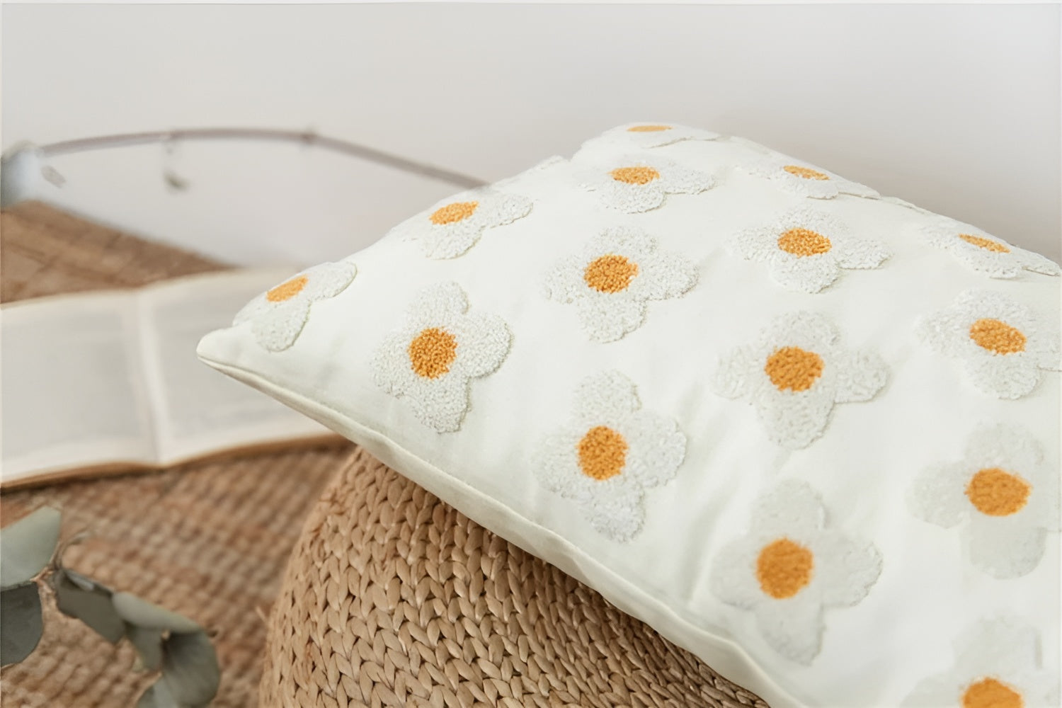Blossiva – Daisy Embroidered Pillow Cover in Cotton for Cozy Home Styling