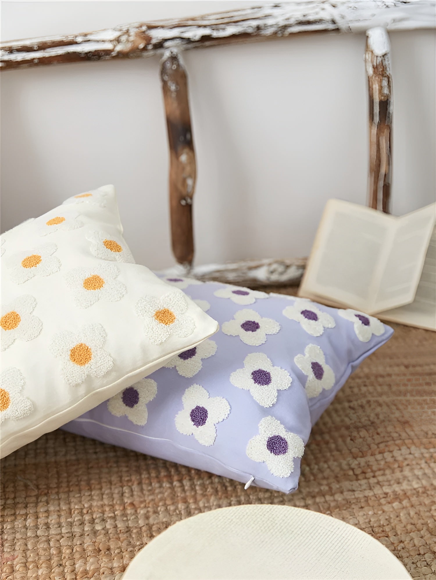 Blossiva – Daisy Embroidered Pillow Cover in Cotton for Cozy Home Styling
