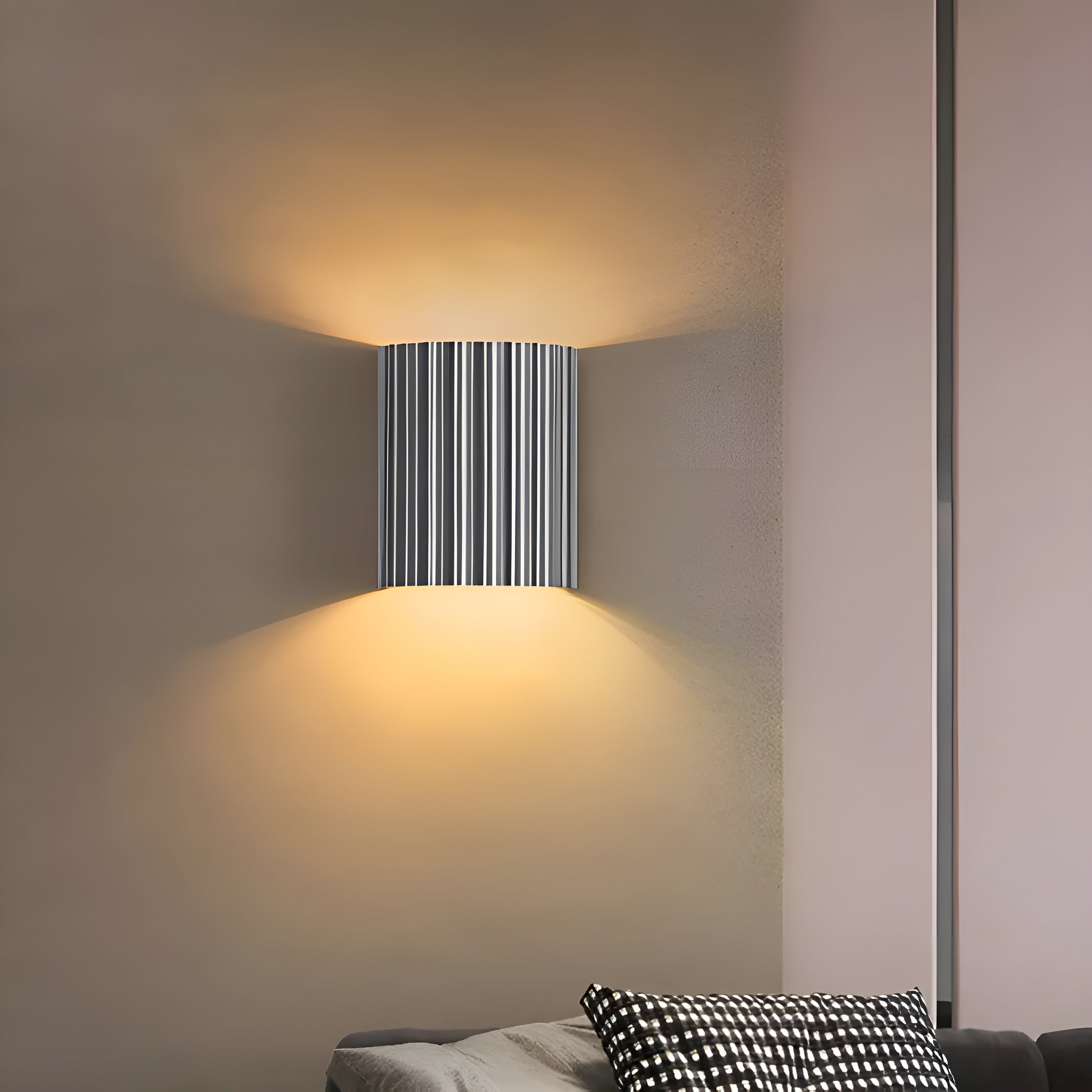 LumaWave – Resin Wall Lamp Modern Wavy Light Fixture with G9 LED