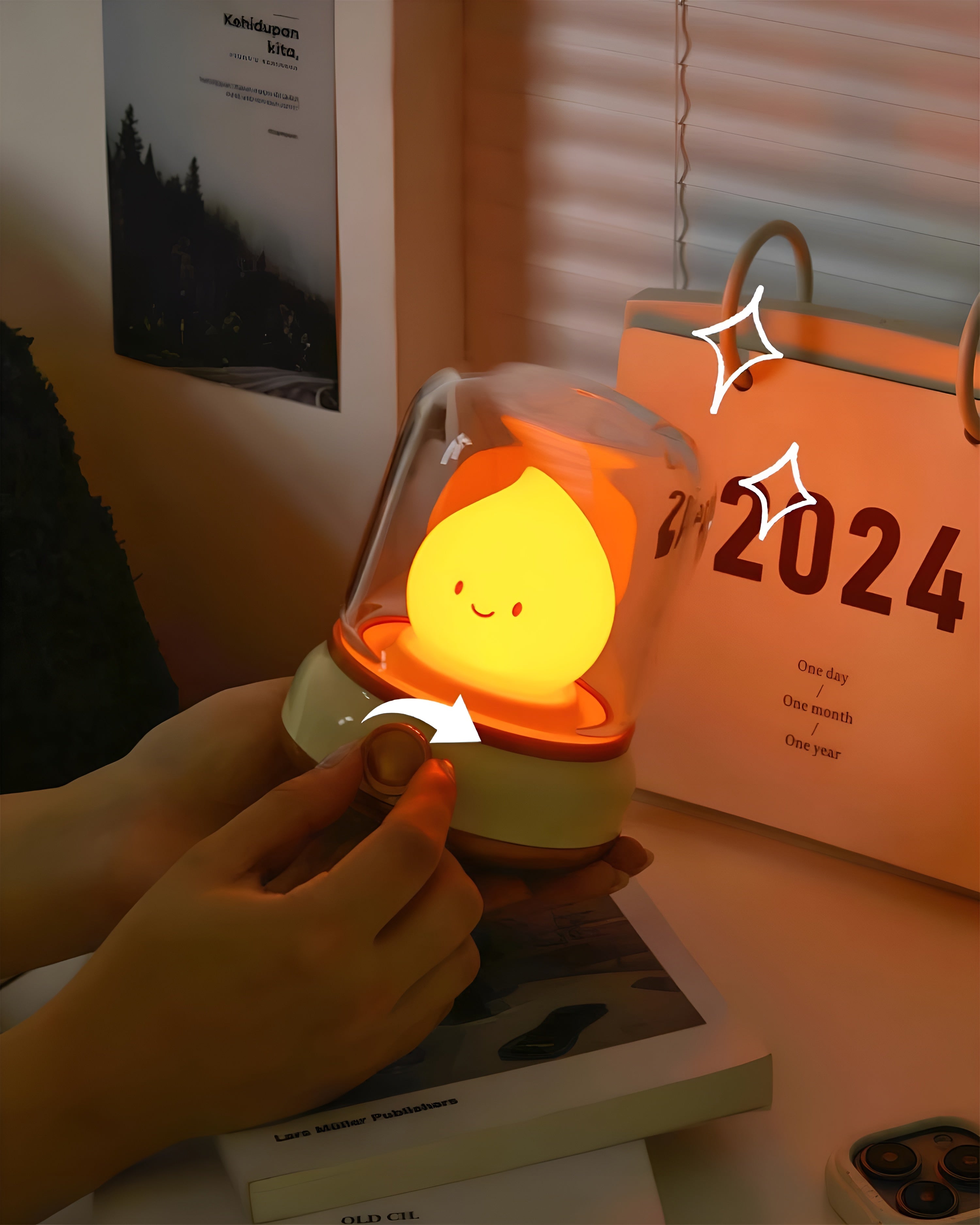 GlowMiri – Flame LED Small Night Light Warm Portable Ambient Lamp