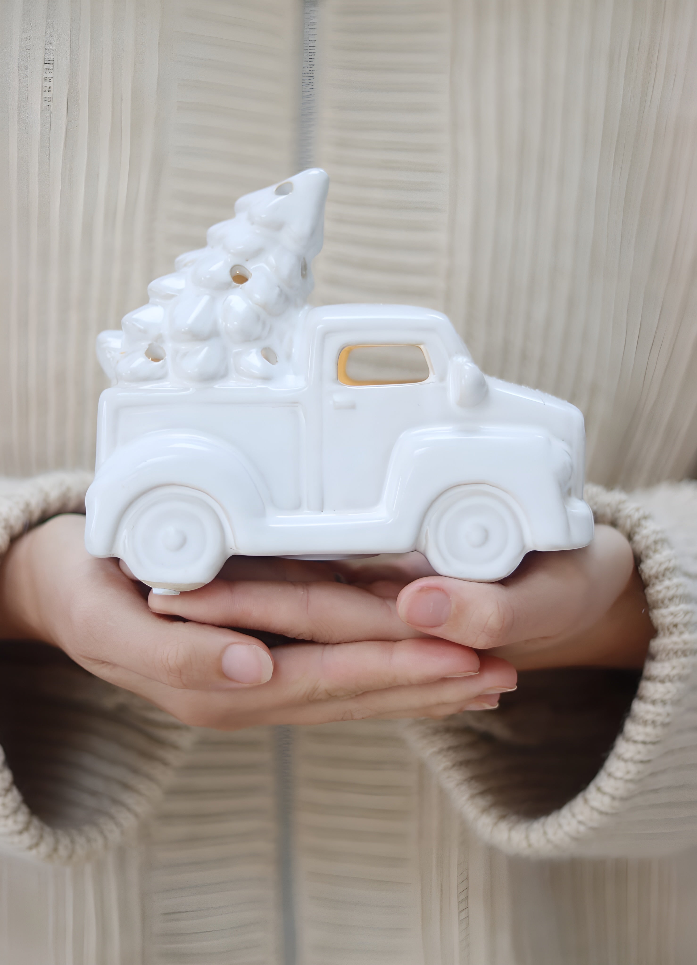 GlowCar - LED Ceramic Christmas Car with Tree Decoration