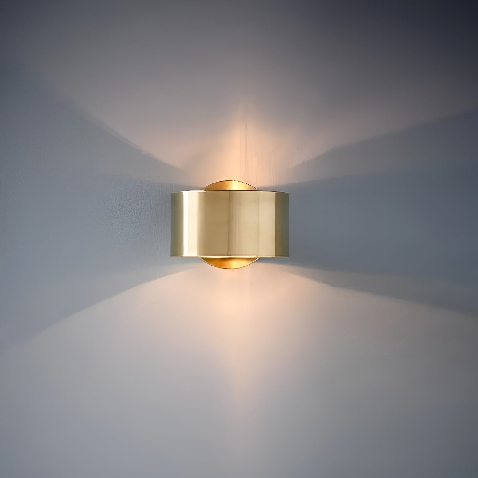 Kerstella – Modern Wall Lamp Minimal Elegant LED Wall Sconce