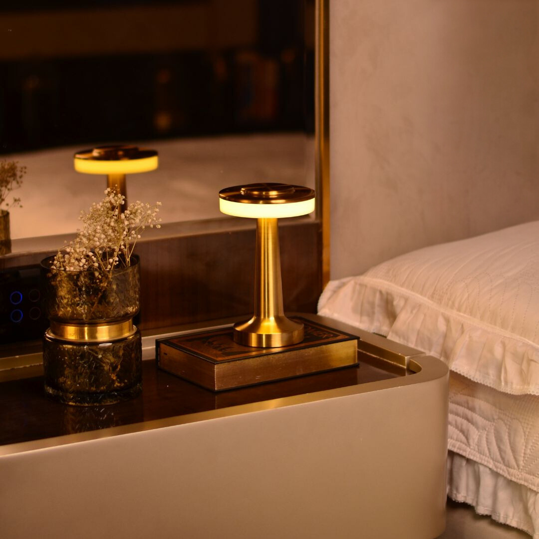 GlowVera – Cordless Dimmable LED Table Lamp