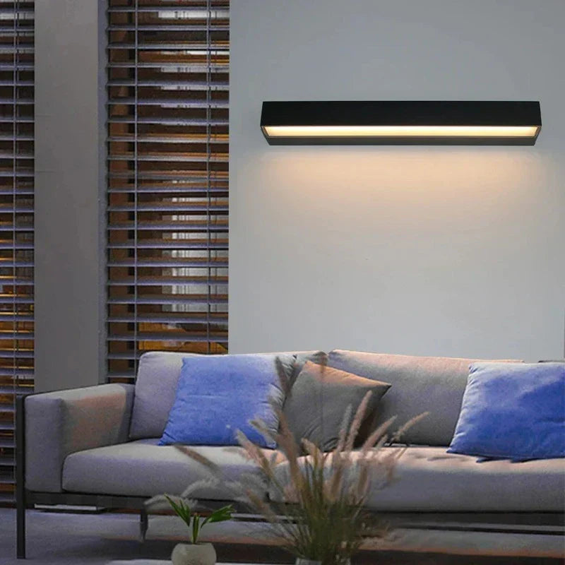 LumiEdge – Energy-efficient waterproof LED wall lamp for outdoor use (18W)