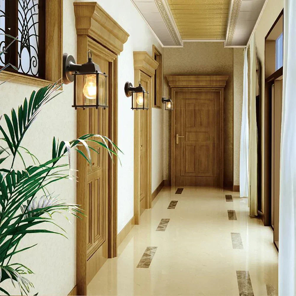 GlowHeritage – Classic wall light for timeless outdoor charm