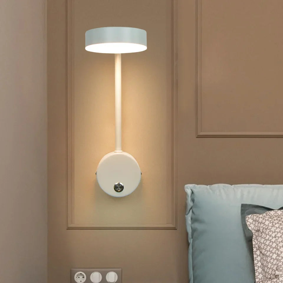 LumoraSpin – Rotating gold LED wall lamp with 350° adjustable light (7W)