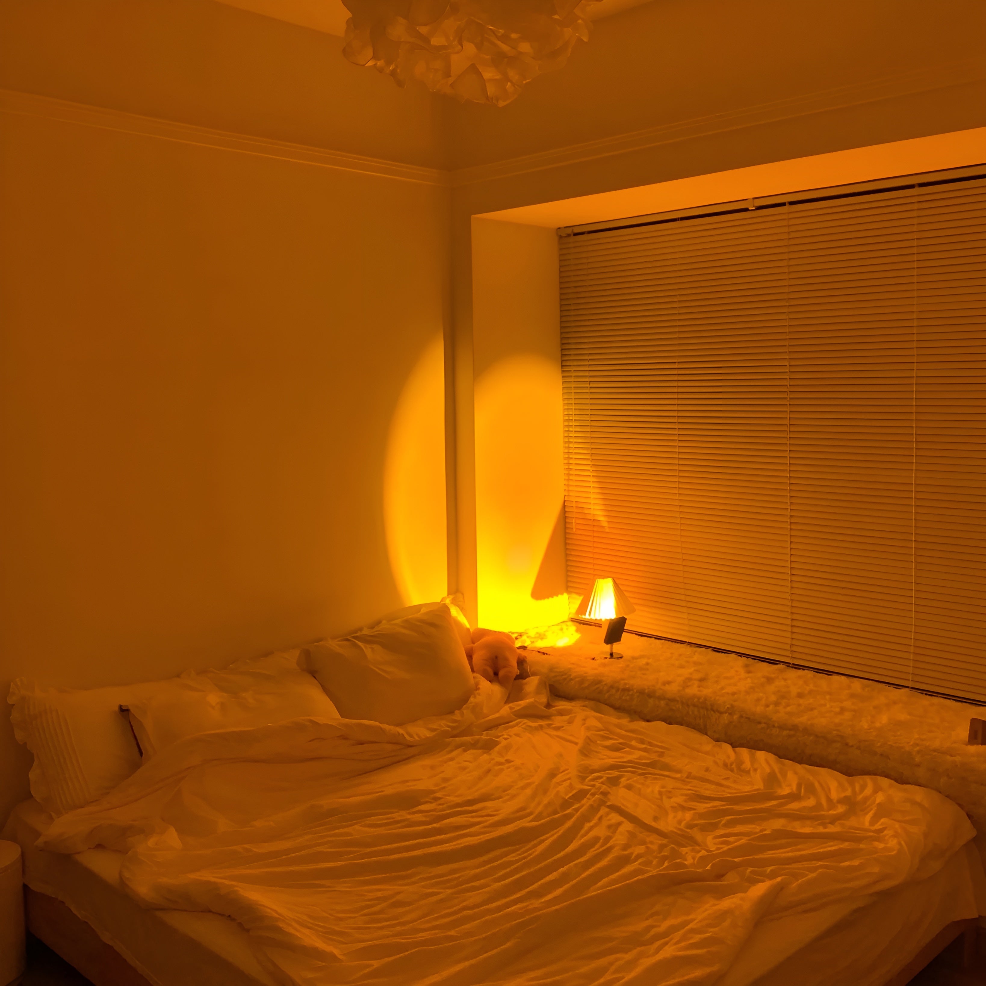 Glowvia – Luca Table Lamp Sunset Halo USB LED Mood Light