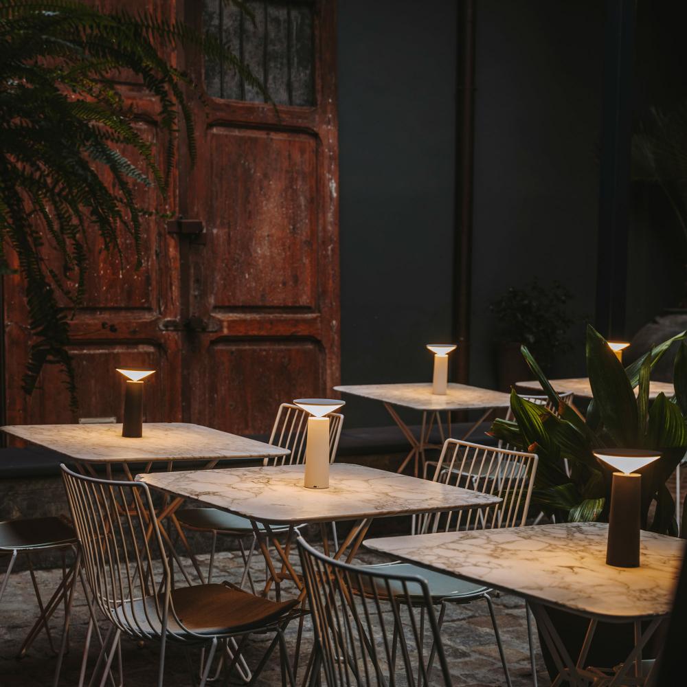 Arkaglow – Portable LED table lamp with dimmable glow