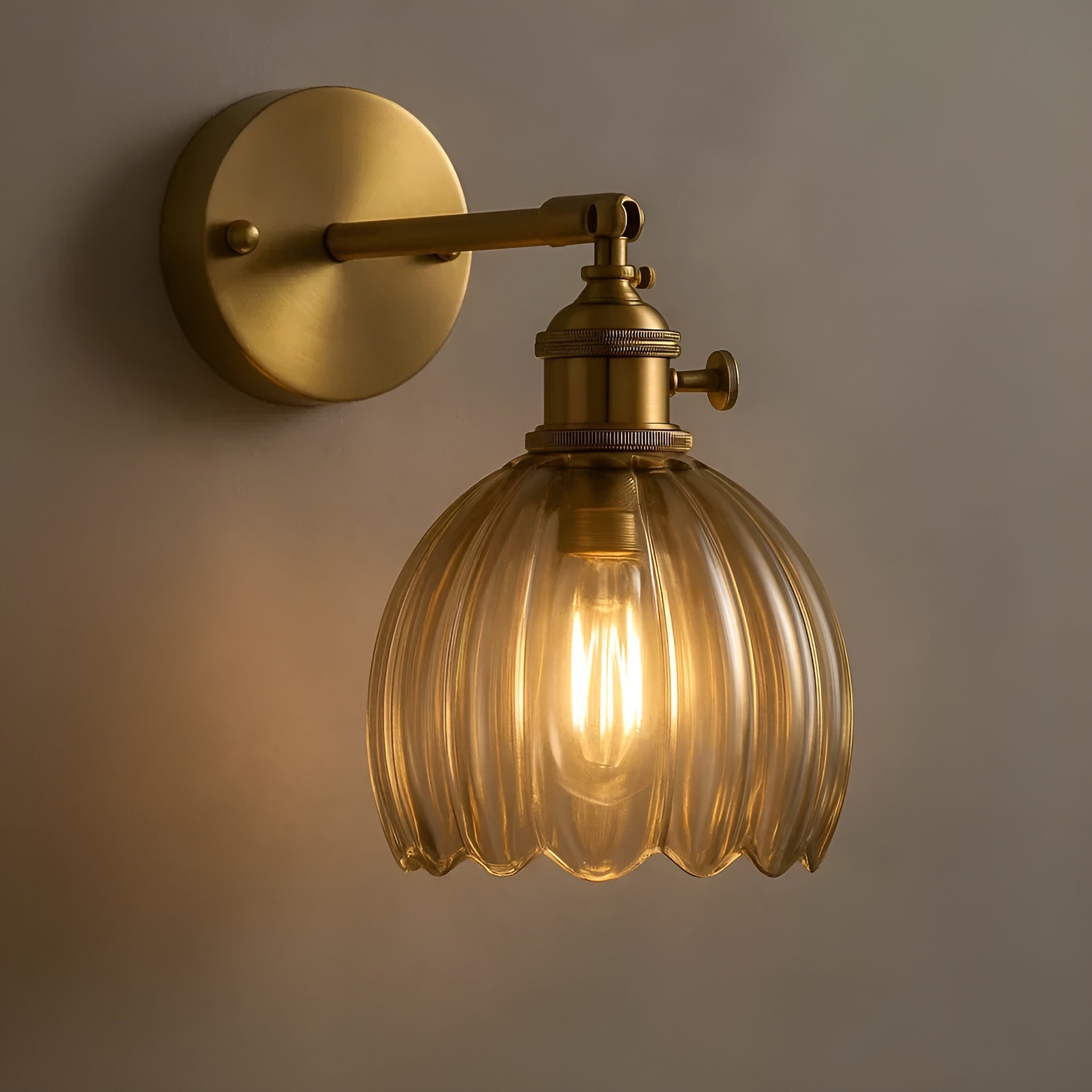 LumiFleur – Retro Glass Tulip Wall Lamp Elegant Vintage Light Fixture