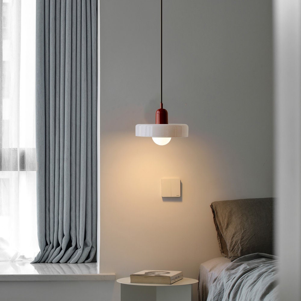 Radiant Bloom – Bauhaus Inspired Stained Glass Pendant Light