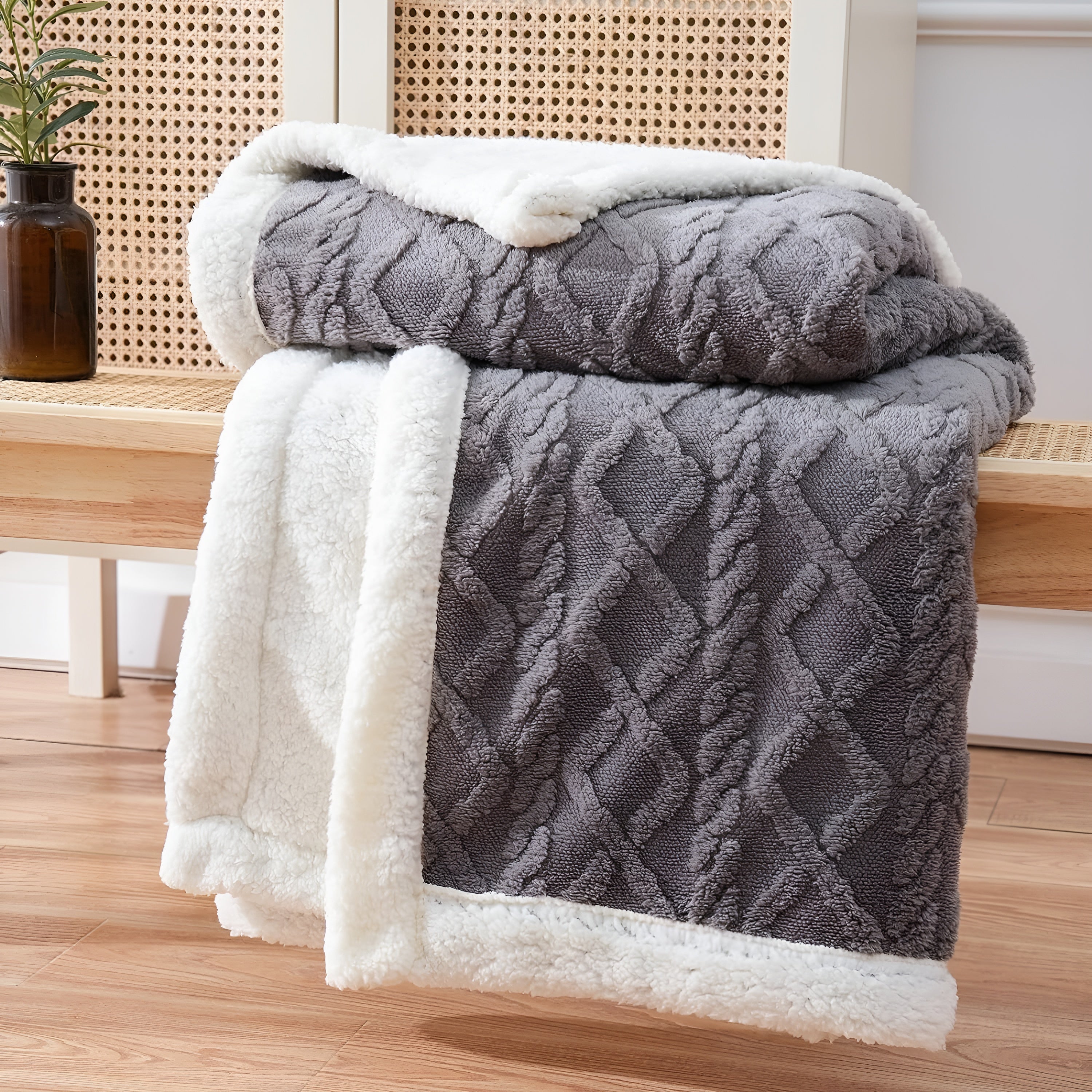 CozyHaven - Snuggle Sherpa Fleece Blanket for All Seasons