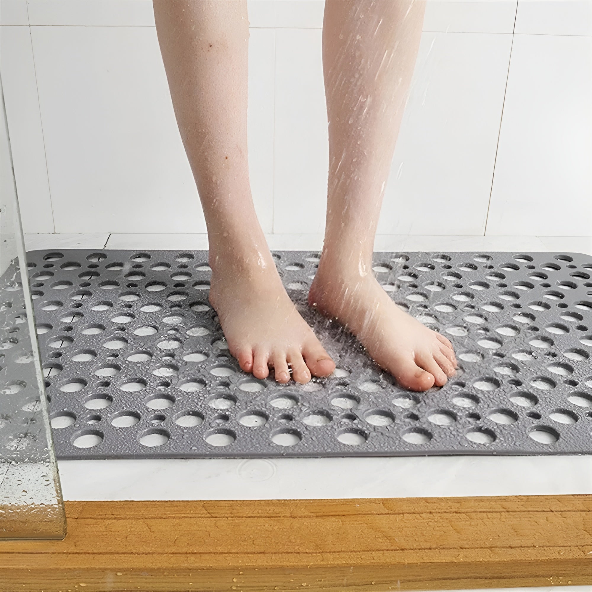 HydroHaven – Antislip Shower Mat Square Non Slip Bathroom Mat with Hygienic Drainage and Soft PVC Comfort Surface