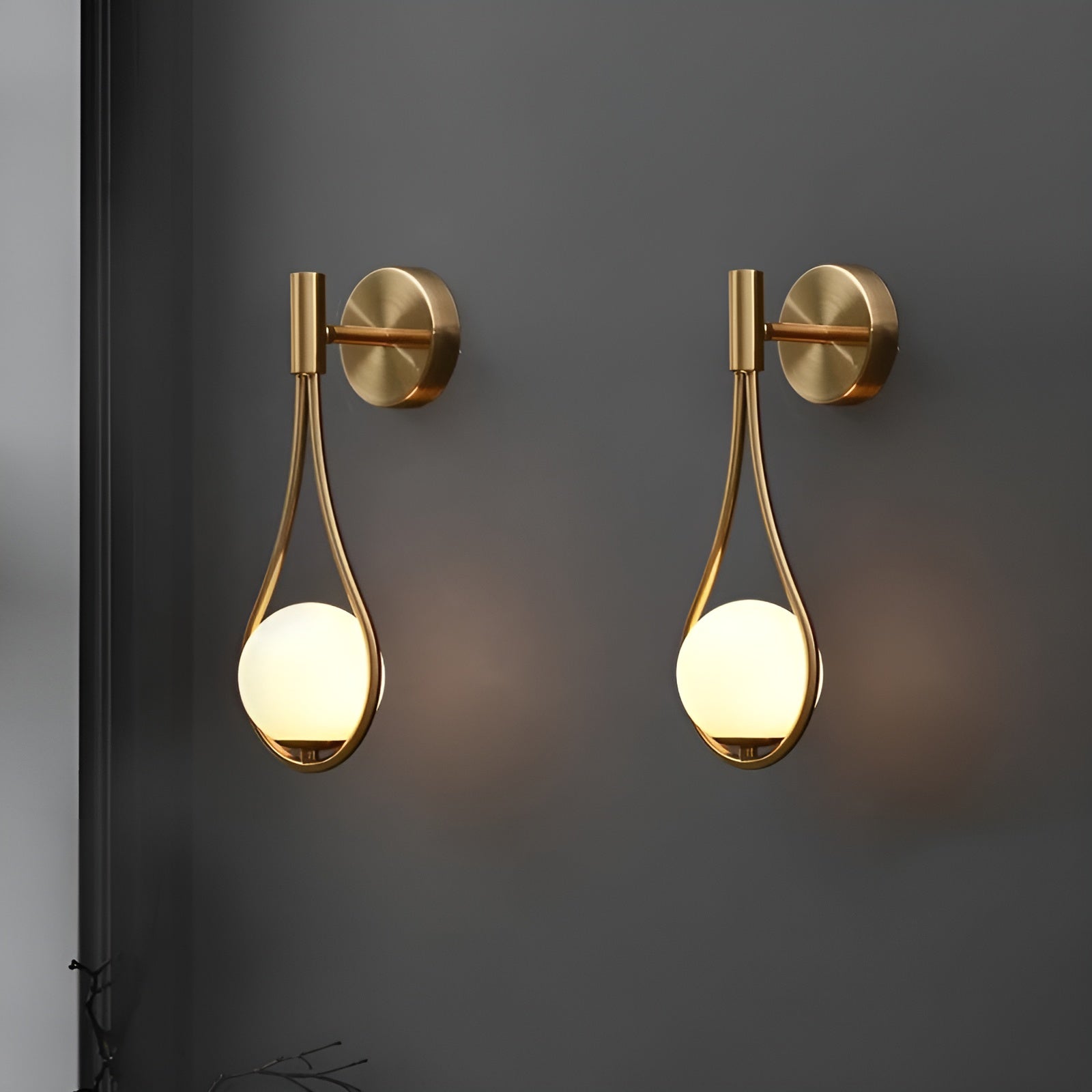 Glasoria – Nordic Glass Globe Wall Light with Elegant Scandinavian Sconce