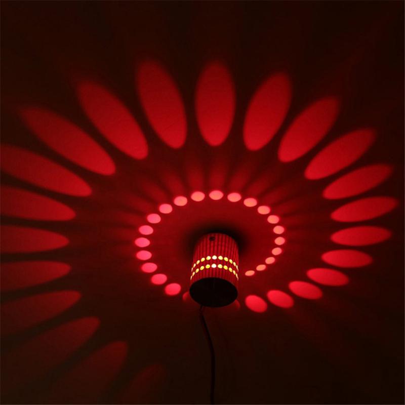 LumiSwirl – Sculptural LED Ceiling Light for a Modern Glow