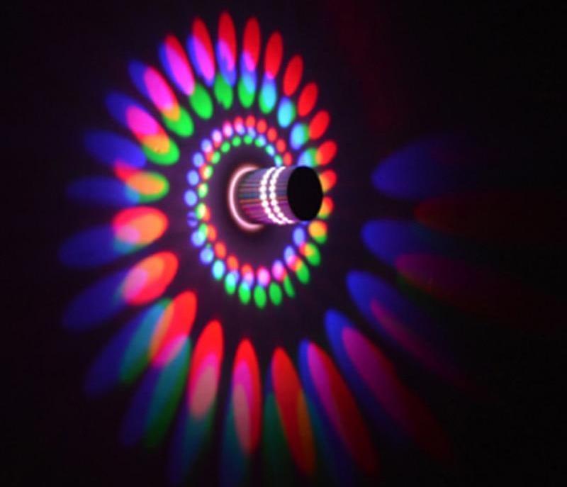 LumiSwirl – Sculptural LED Ceiling Light for a Modern Glow