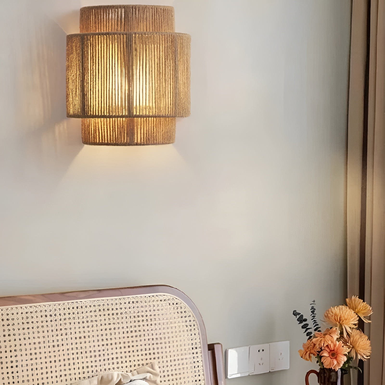 NatureWeave – Retro Rattan Wall Lamp with Handwoven Bamboo Design