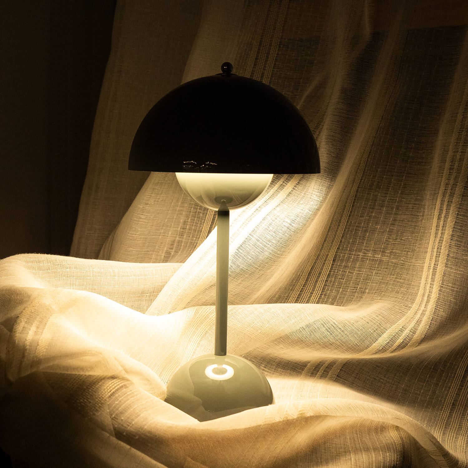 GlowMist – Waterproof rechargeable wireless LED table lamp with touch dimming for indoor and outdoor use