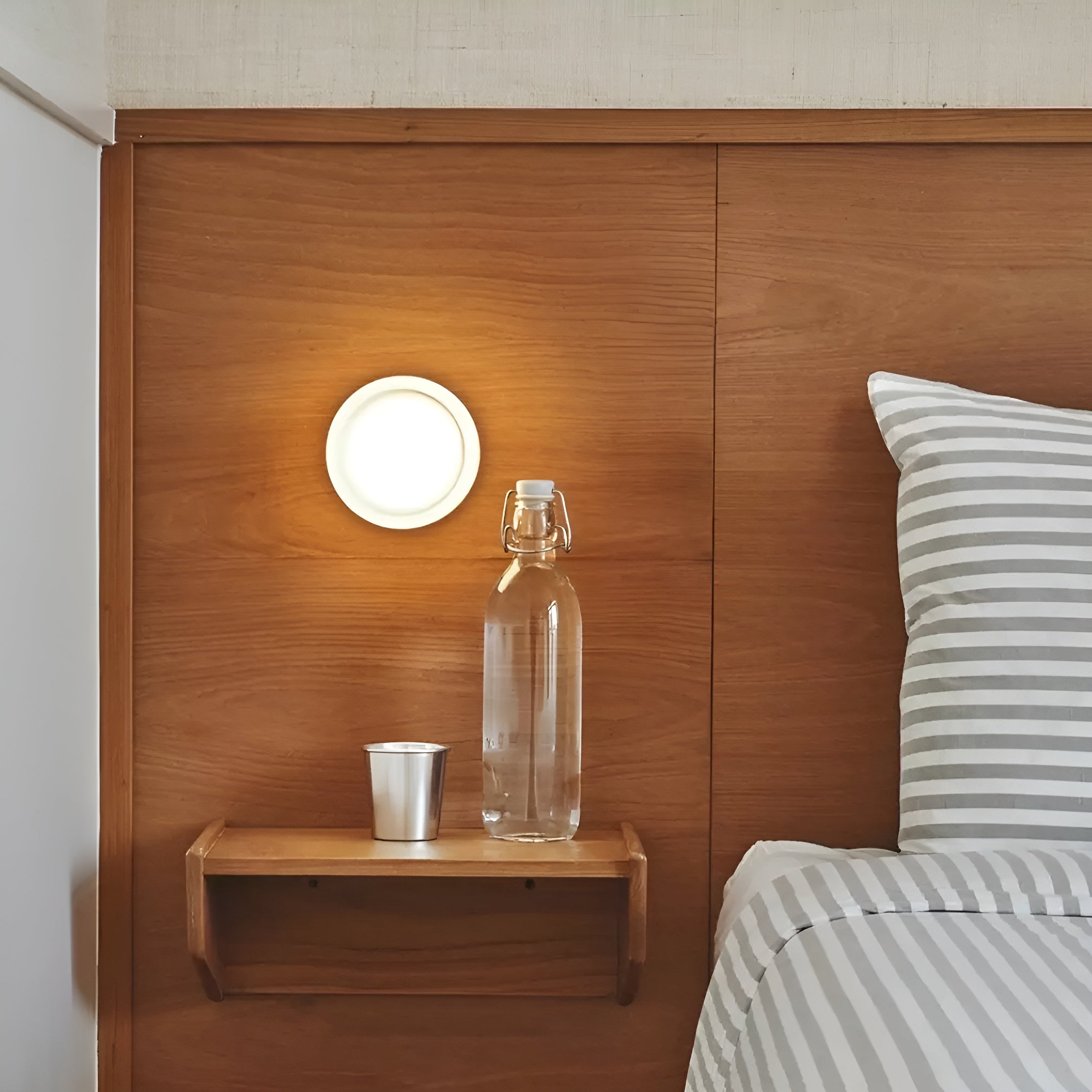 GleamAura – Modern Scandinavian Wall Lamp with Warm LED Lighting