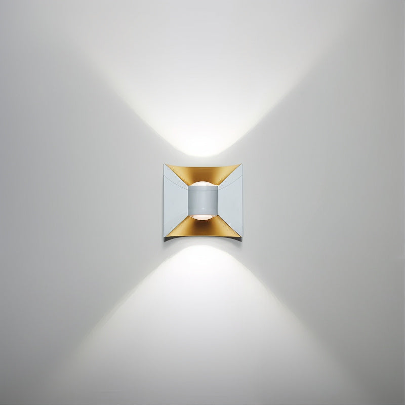 LumaShell – Solar wall light for durable outdoor glow