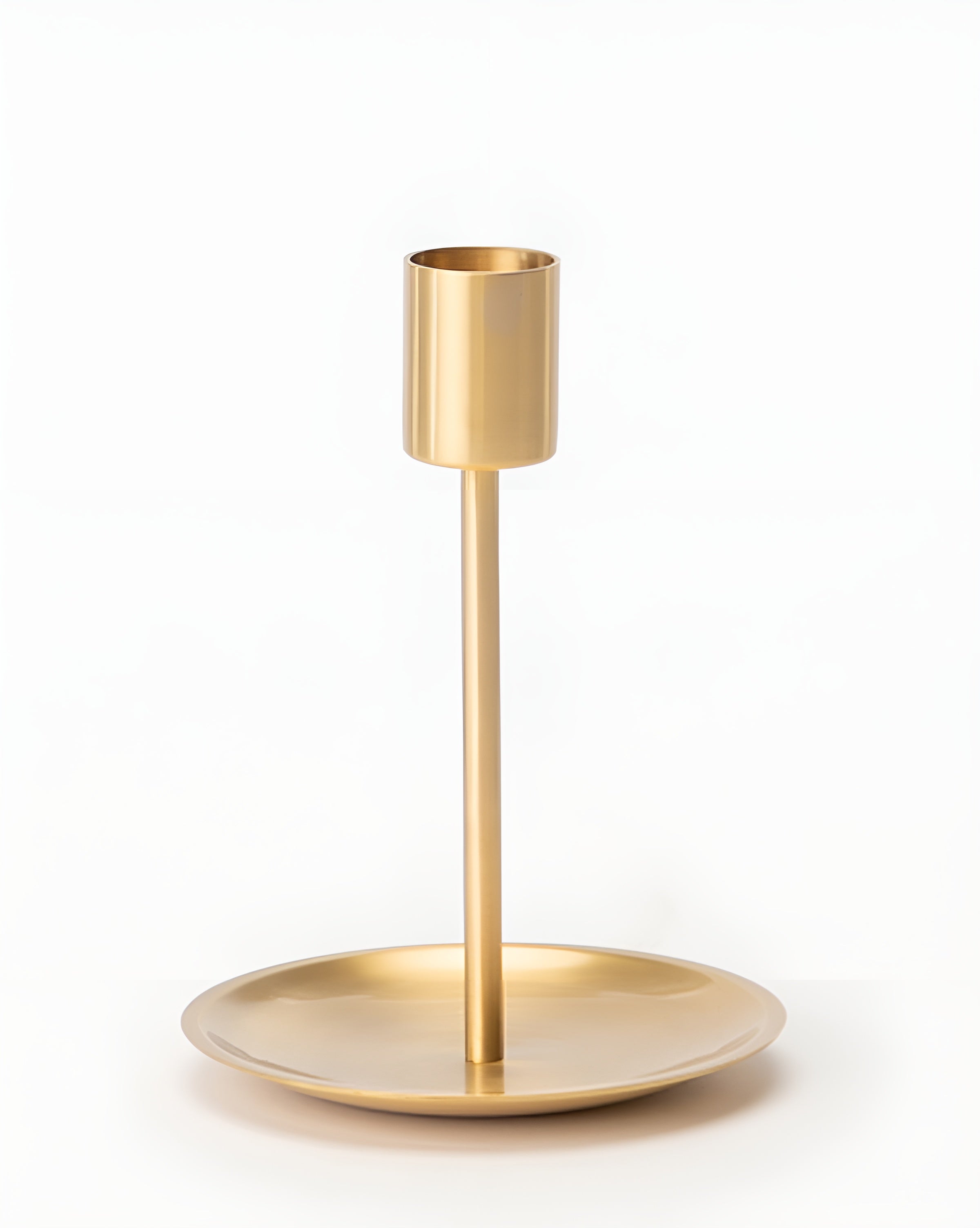 GoldenFlare – Elegant Brass Taper Candle Holder for Modern and Classic Interiors