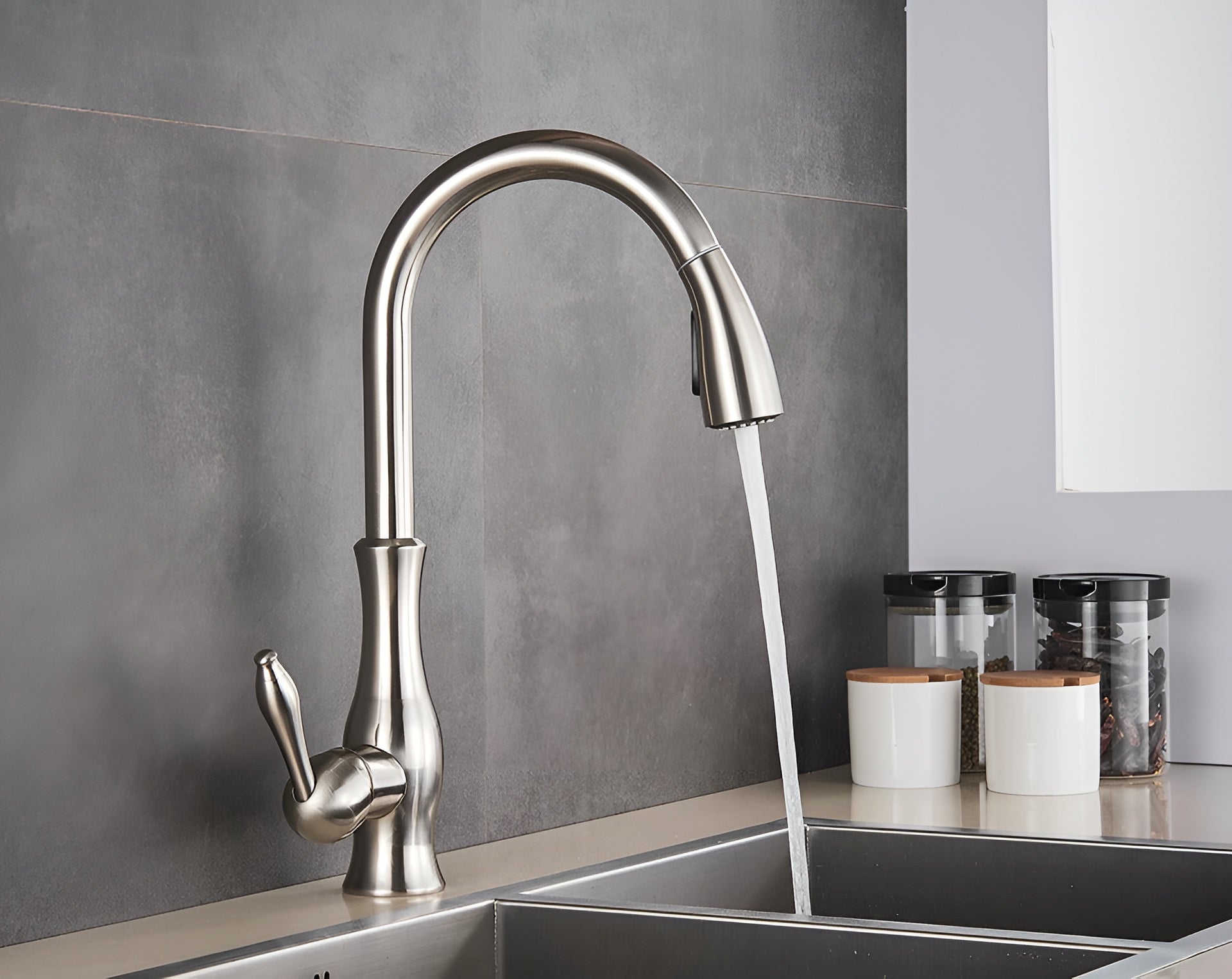 FlowEase – Retractable Kitchen Faucet with Pull Out Spray Head