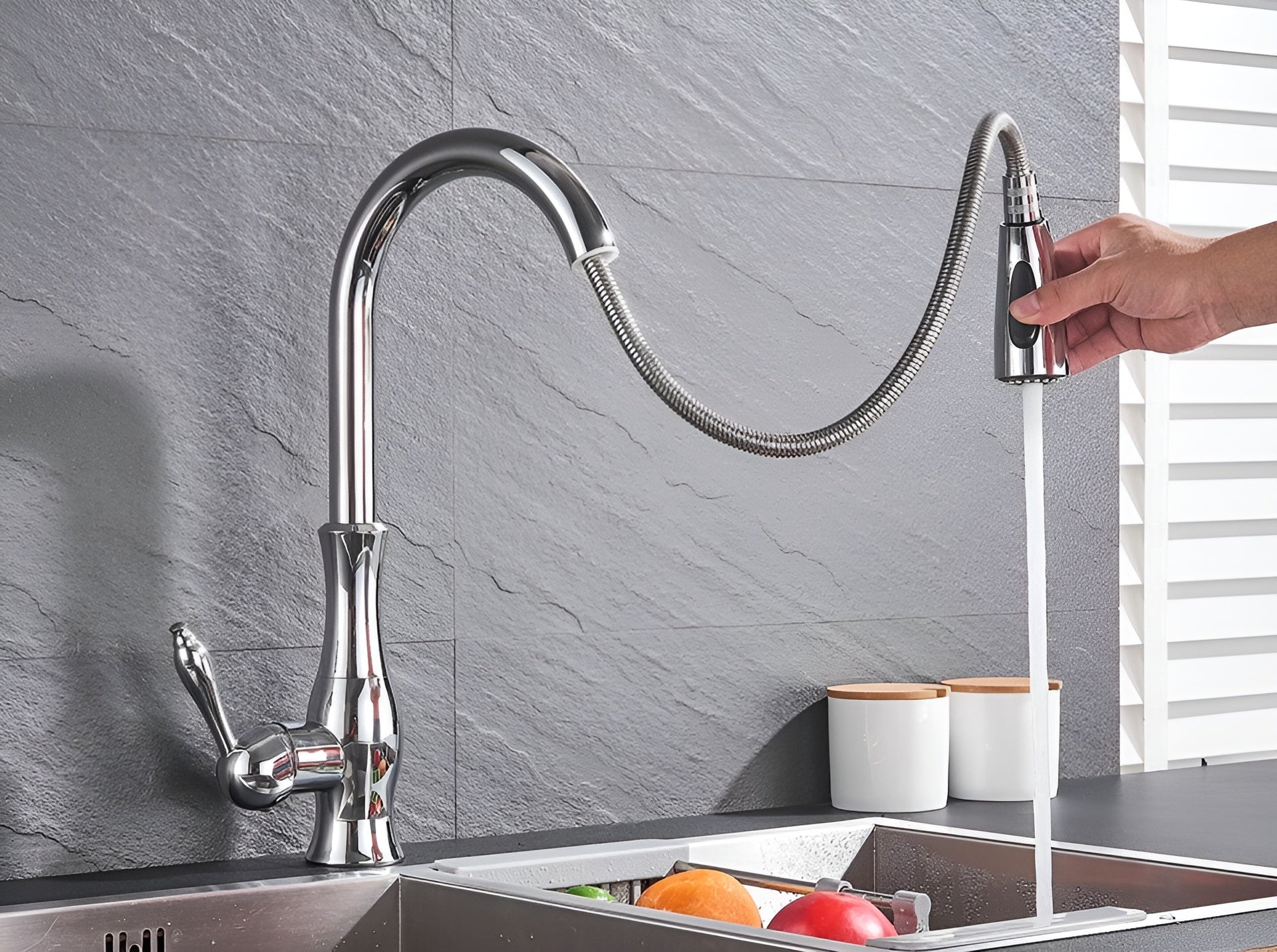 FlowEase – Retractable Kitchen Faucet with Pull Out Spray Head