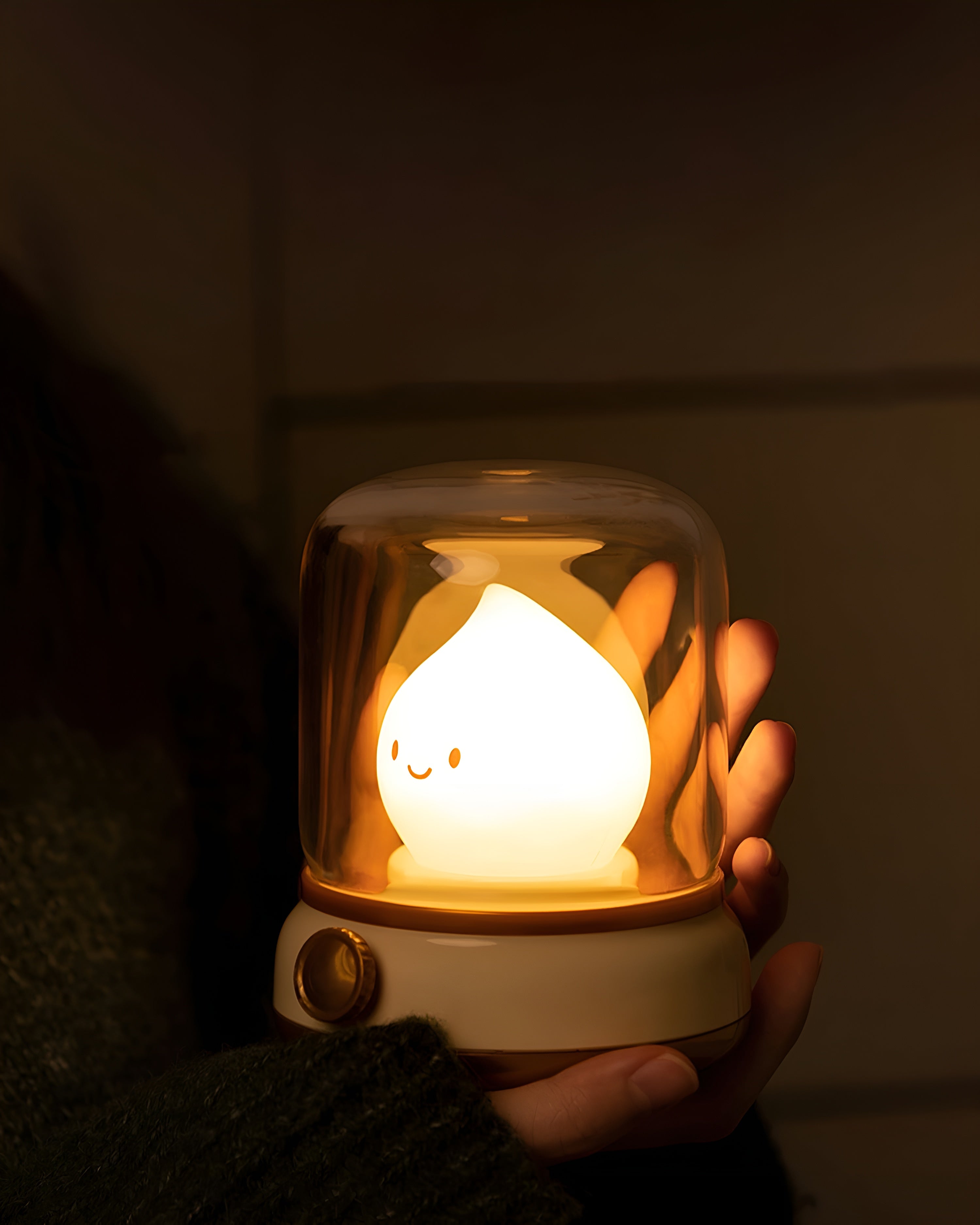 GlowMiri – Flame LED Small Night Light Warm Portable Ambient Lamp