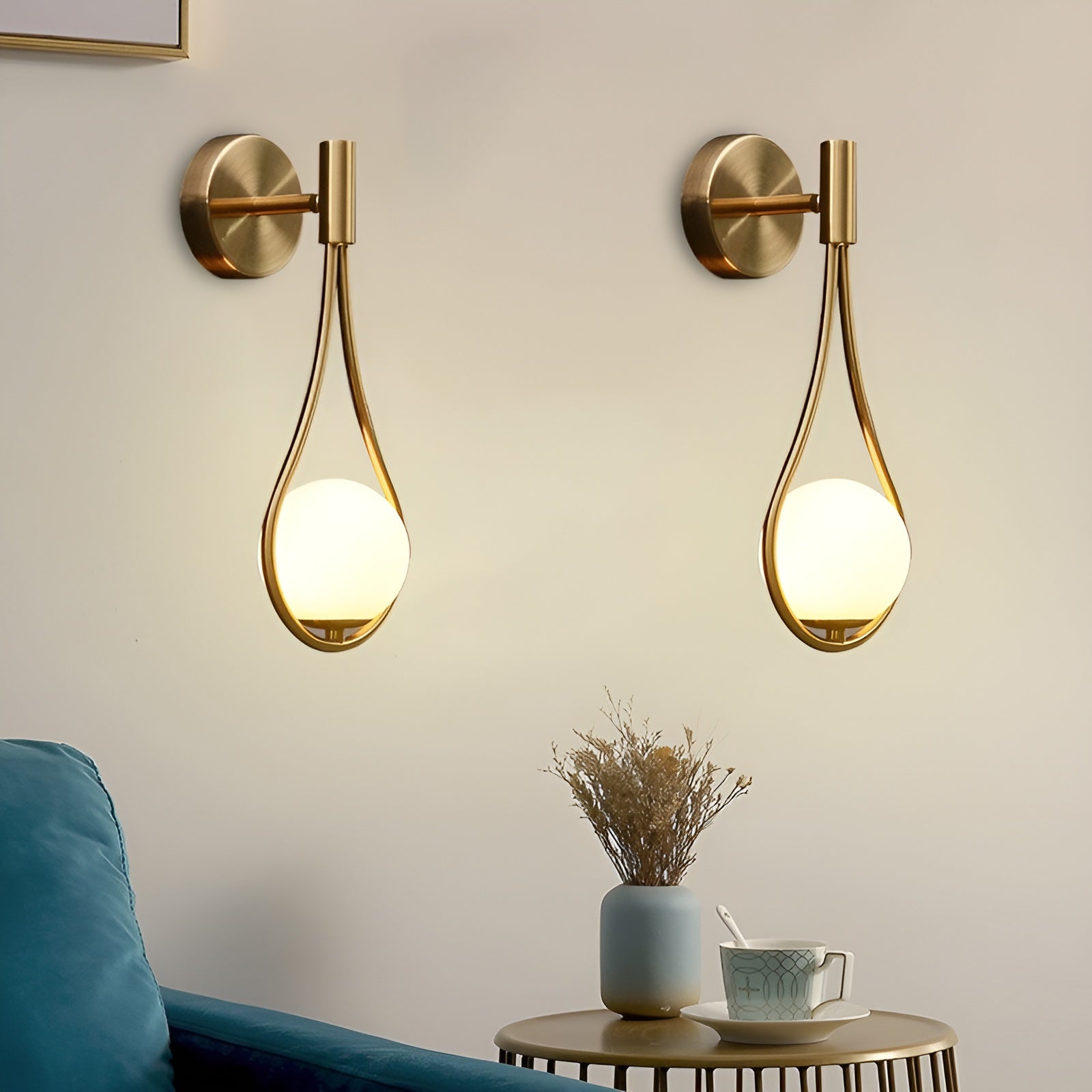 Glasoria – Nordic Glass Globe Wall Light with Elegant Scandinavian Sconce