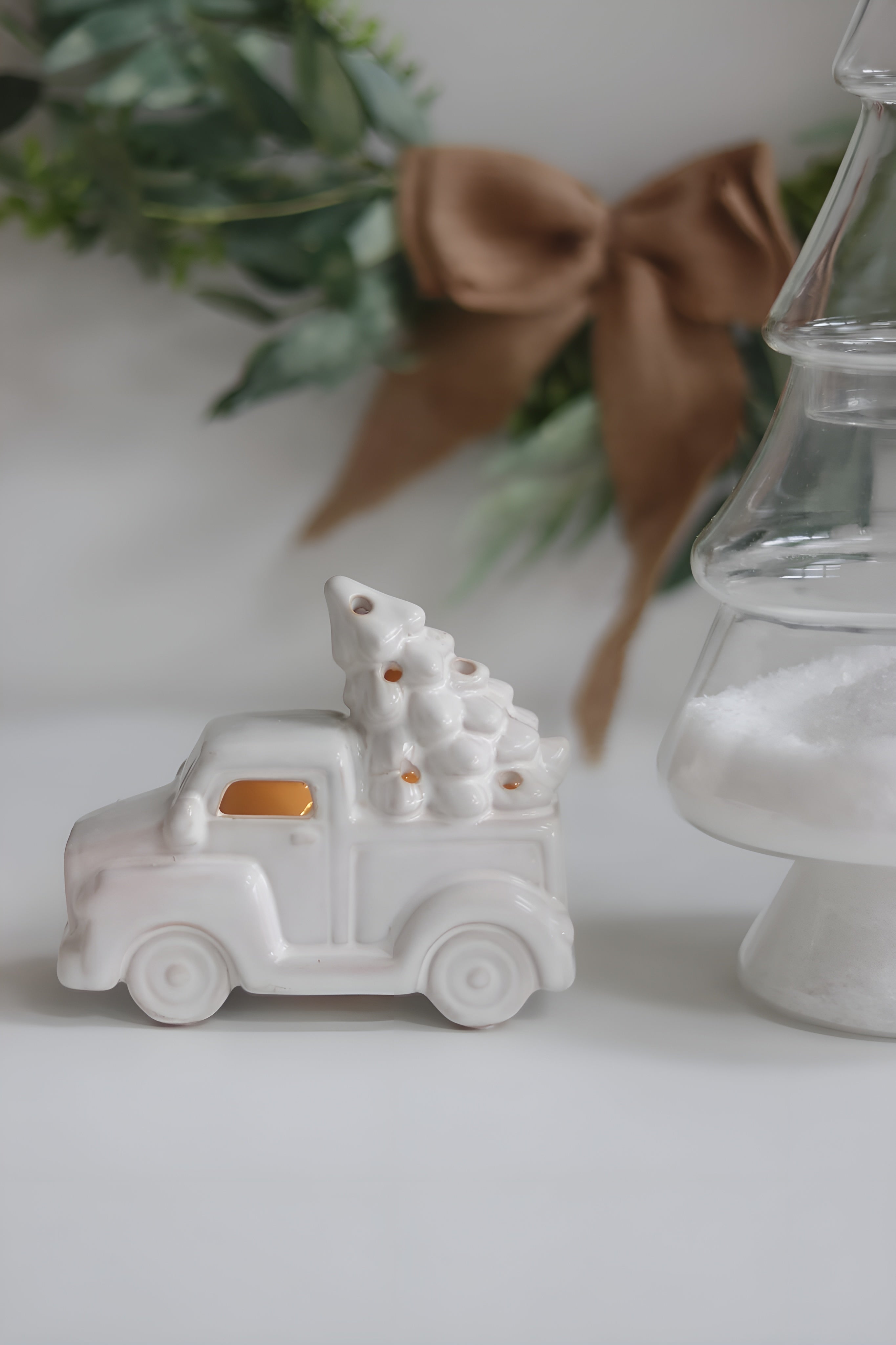 GlowCar - LED Ceramic Christmas Car with Tree Decoration