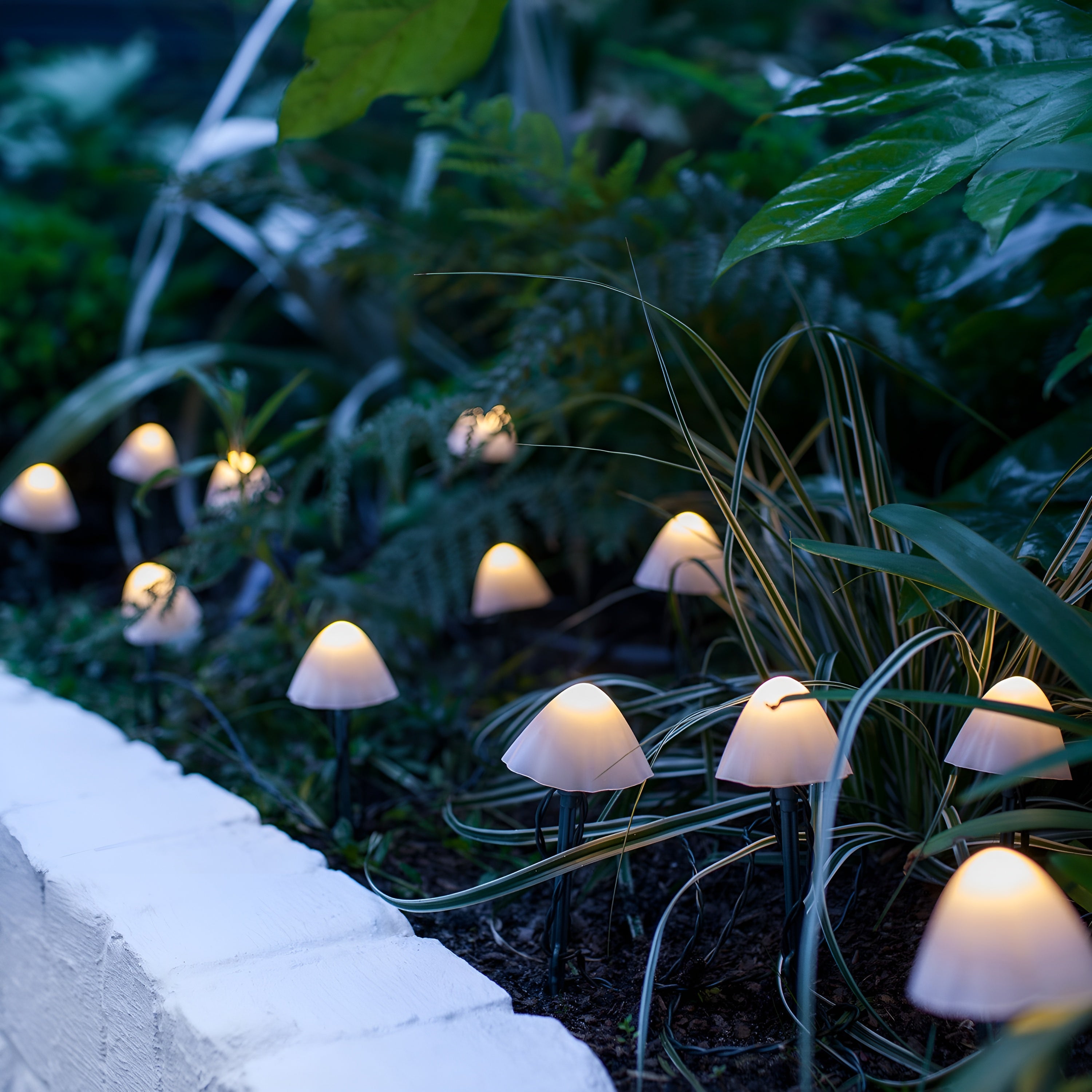 LumiShroom - 10 Mini Mushroom Solar Lights for Garden Pathways