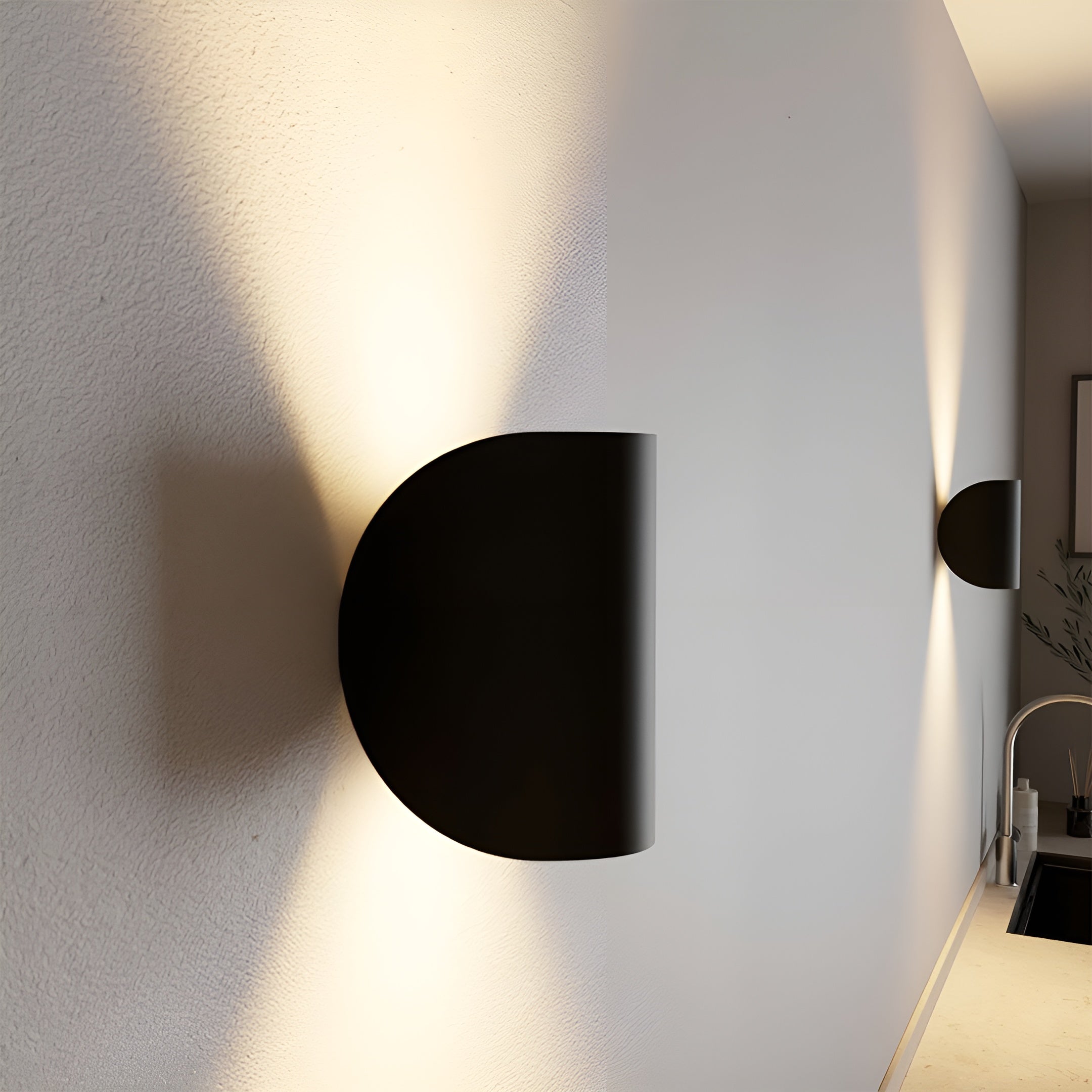 LoringGlow Sculptural LED Wall Light – Modern Black or White Aluminum Indoor Lamp