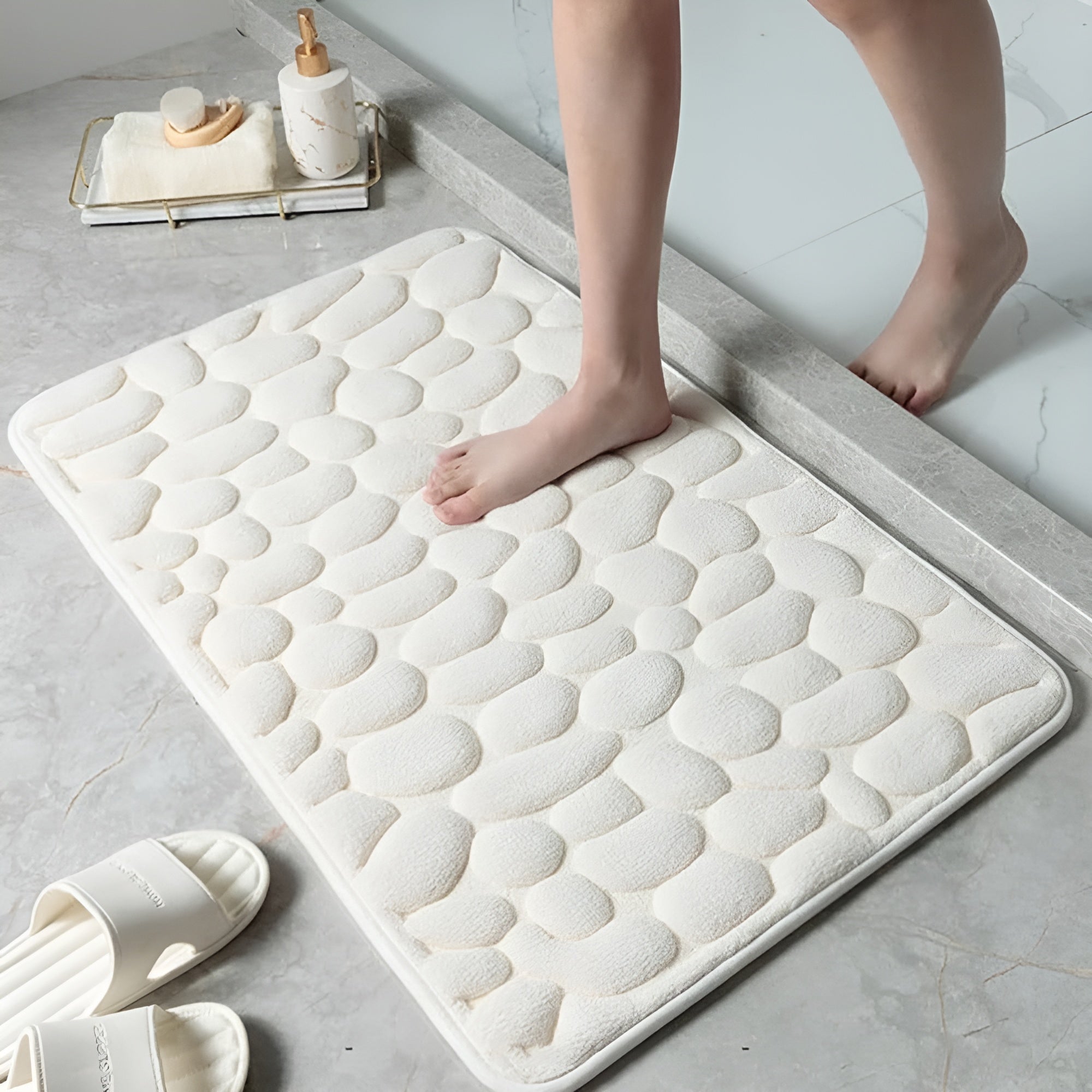 VeluraMat – Luxury Ultra-Soft Bath Mat Quick-Drying Non-Slip Microfiber