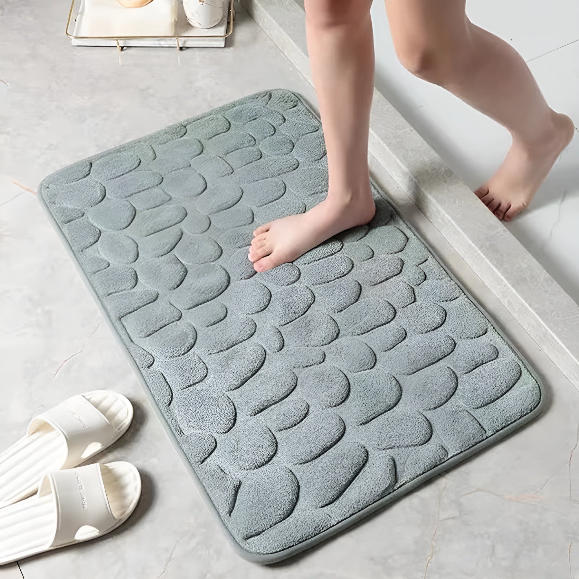 VeluraMat – Luxury Ultra-Soft Bath Mat Quick-Drying Non-Slip Microfiber