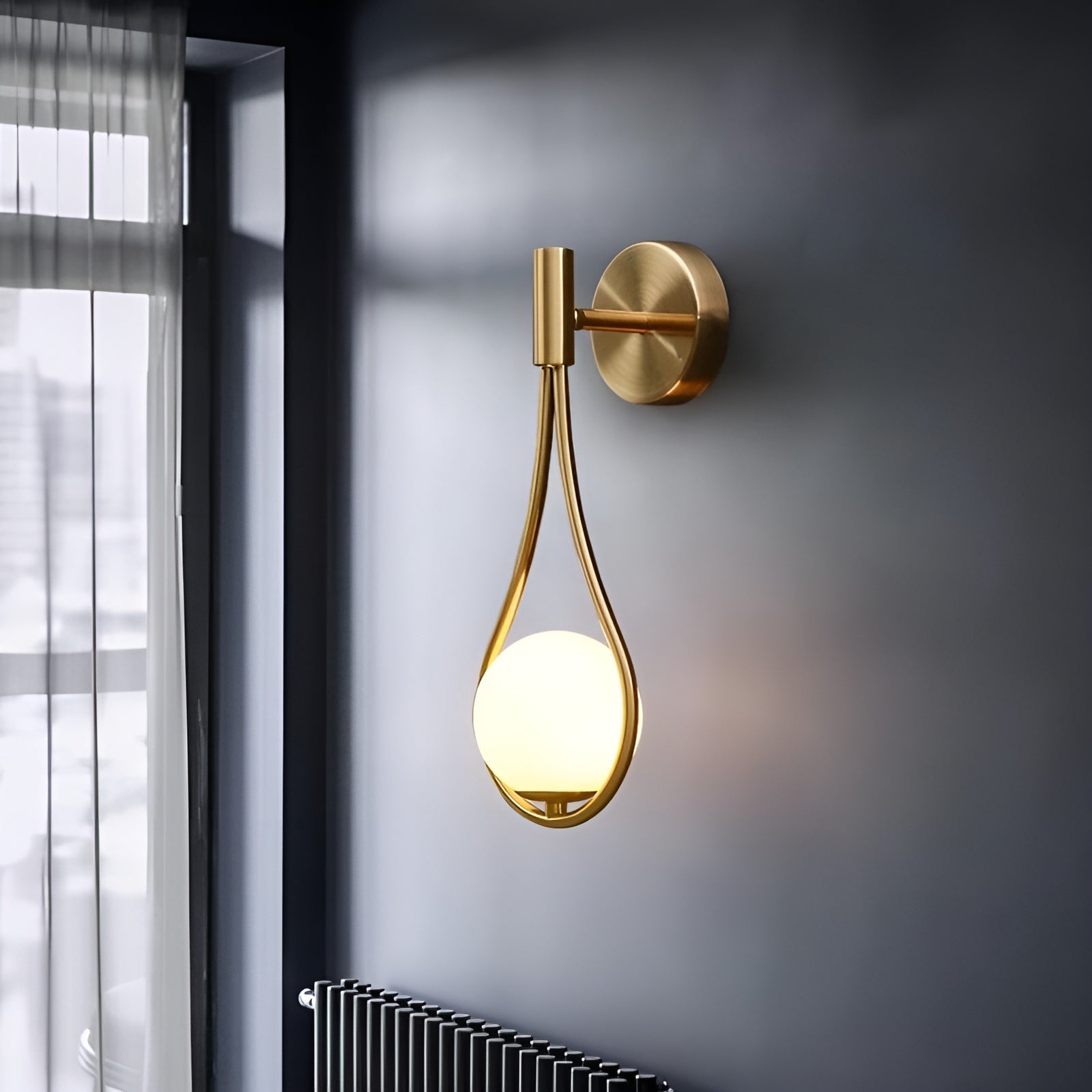 Glasoria – Nordic Glass Globe Wall Light with Elegant Scandinavian Sconce