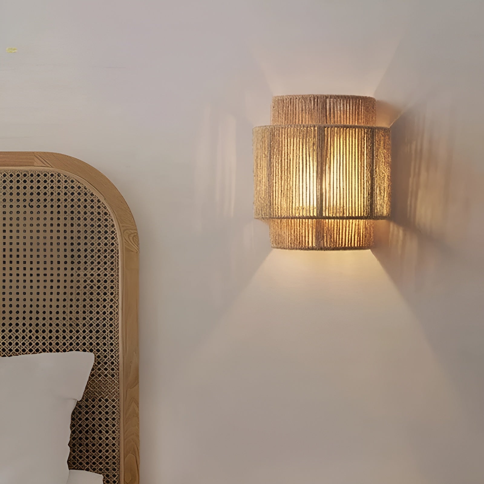 NatureWeave – Retro Rattan Wall Lamp with Handwoven Bamboo Design