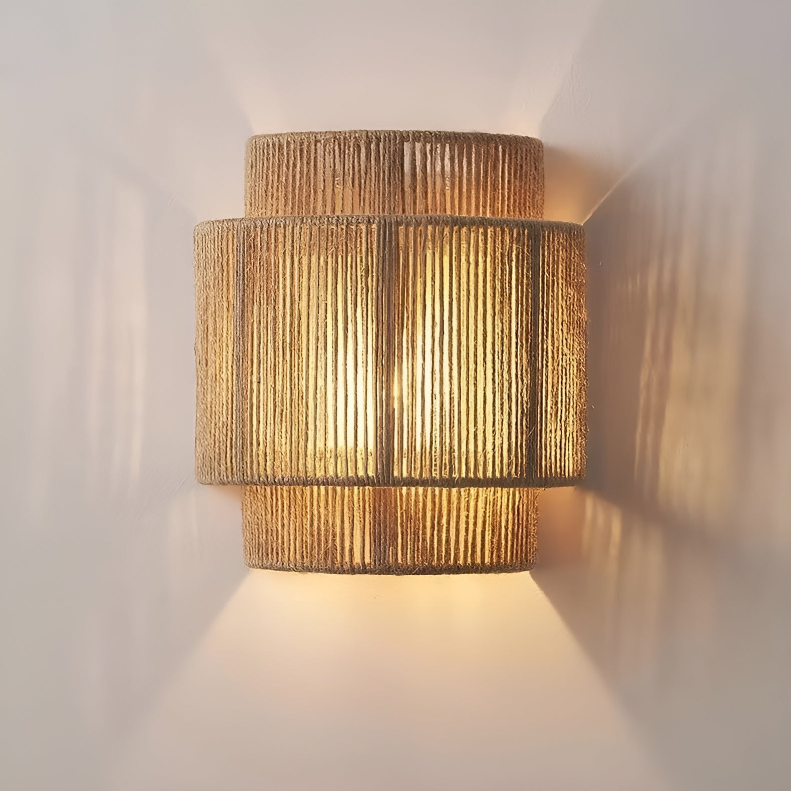 NatureWeave – Retro Rattan Wall Lamp with Handwoven Bamboo Design